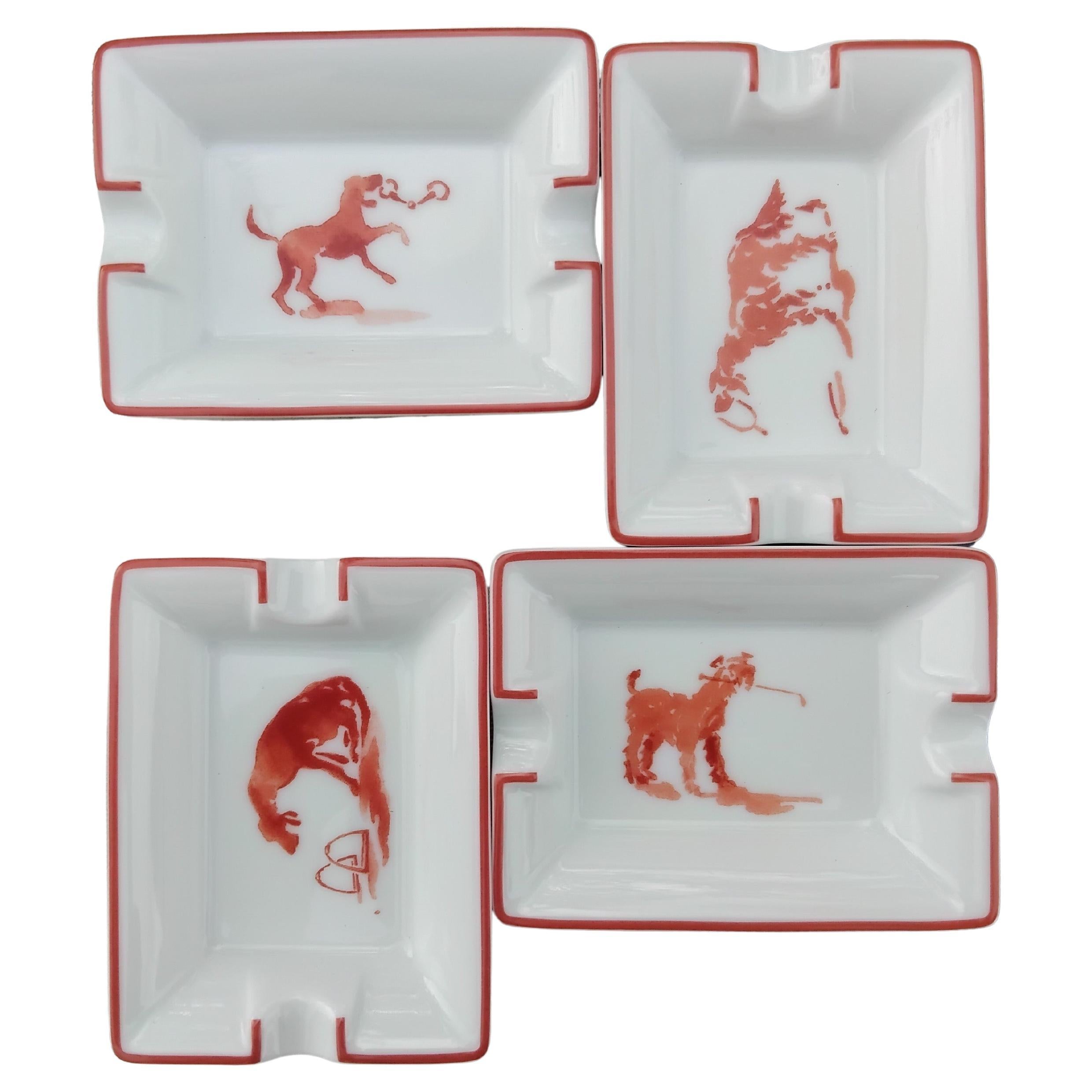 Simpatico e autentico set di 4 mini posacenere Hermès

Chiamati anche 