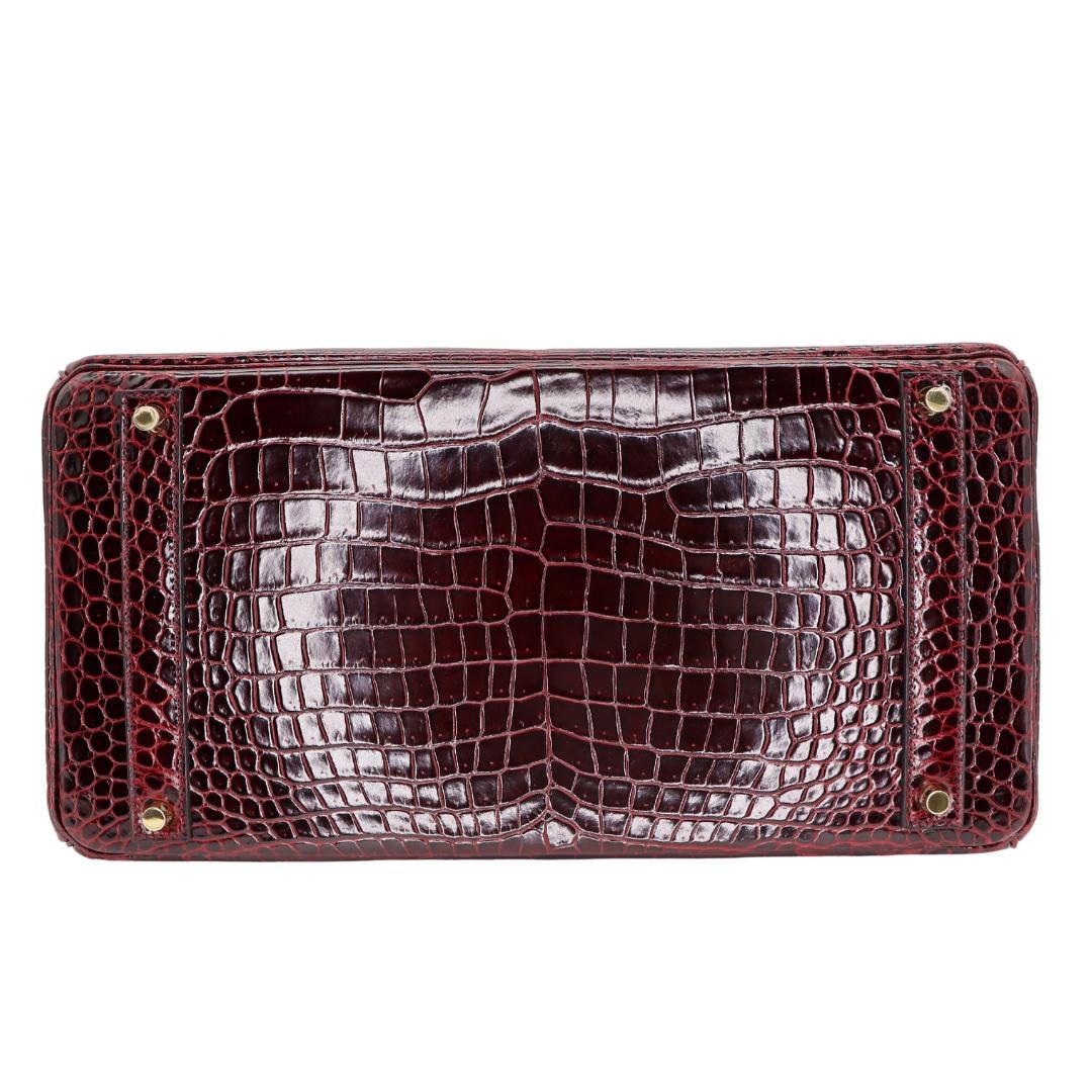 Hermès 40cm Birkin Bordeaux Shiny Porosus Crocodile Gold Hardware In Good Condition For Sale In Santa Rosa Beach, FL