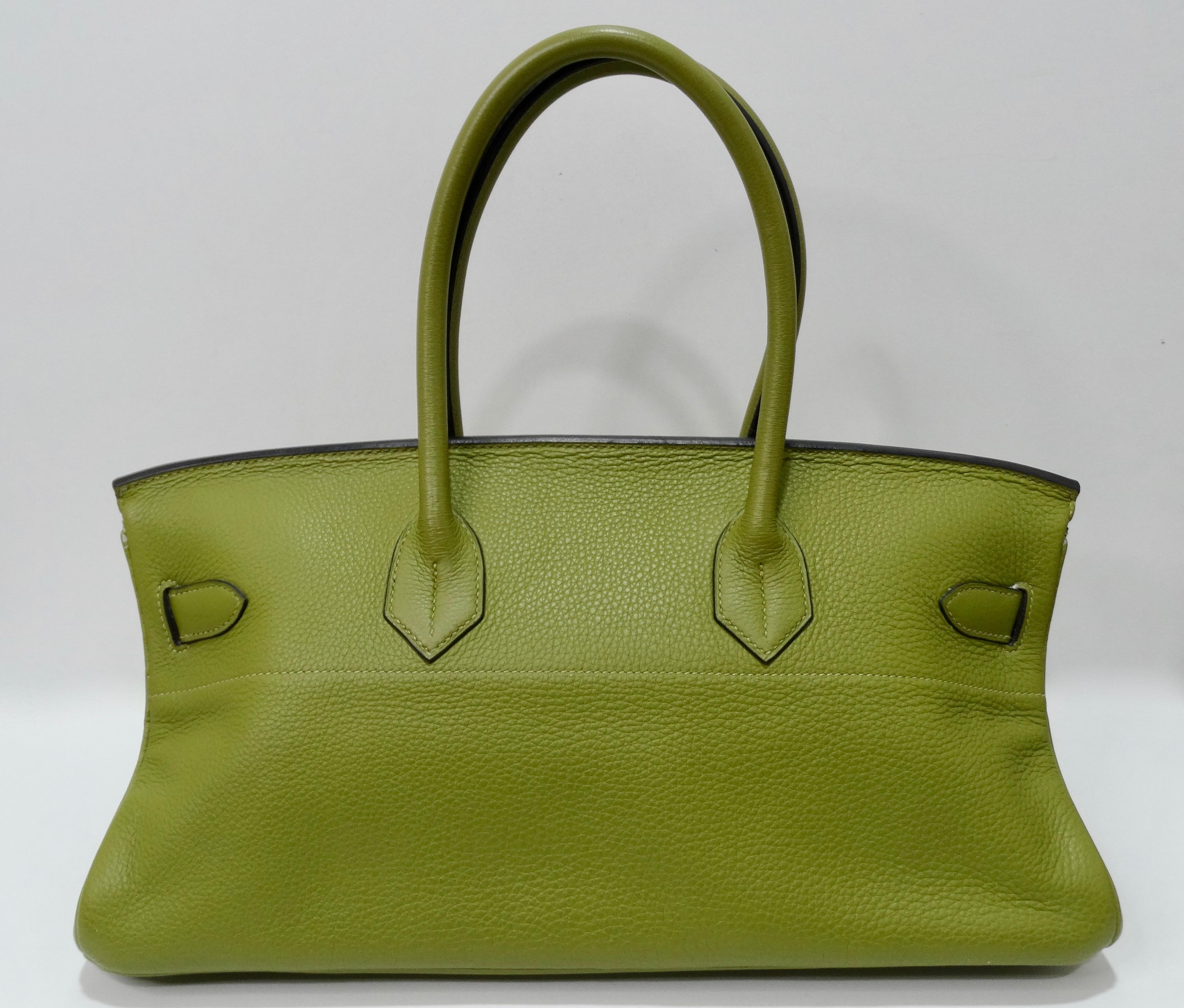 Hermès - Sac Birkin 42cm vert chartreuse Clémence JPG, porté épaule  5