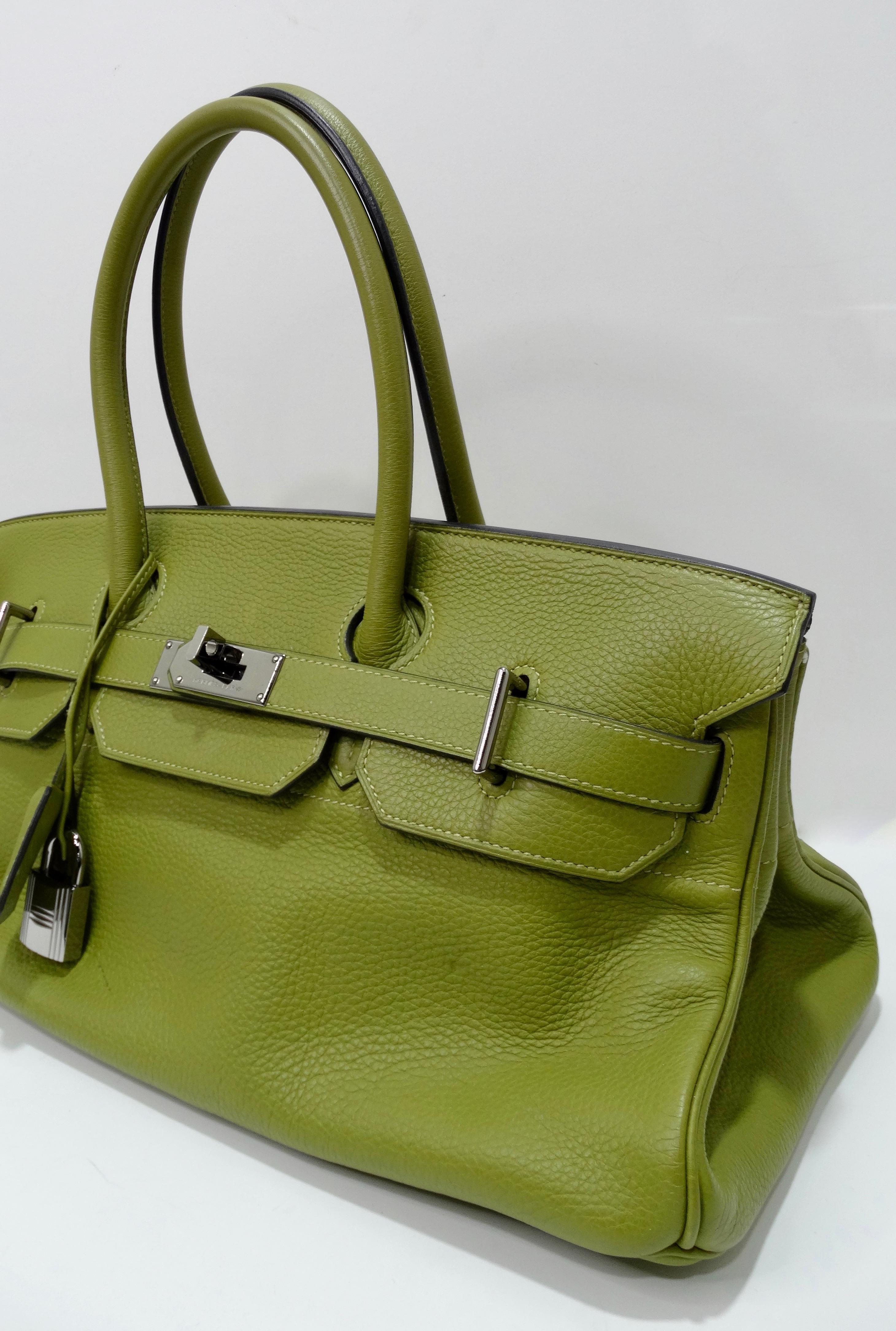 Hermès - Sac Birkin 42cm vert chartreuse Clémence JPG, porté épaule  6