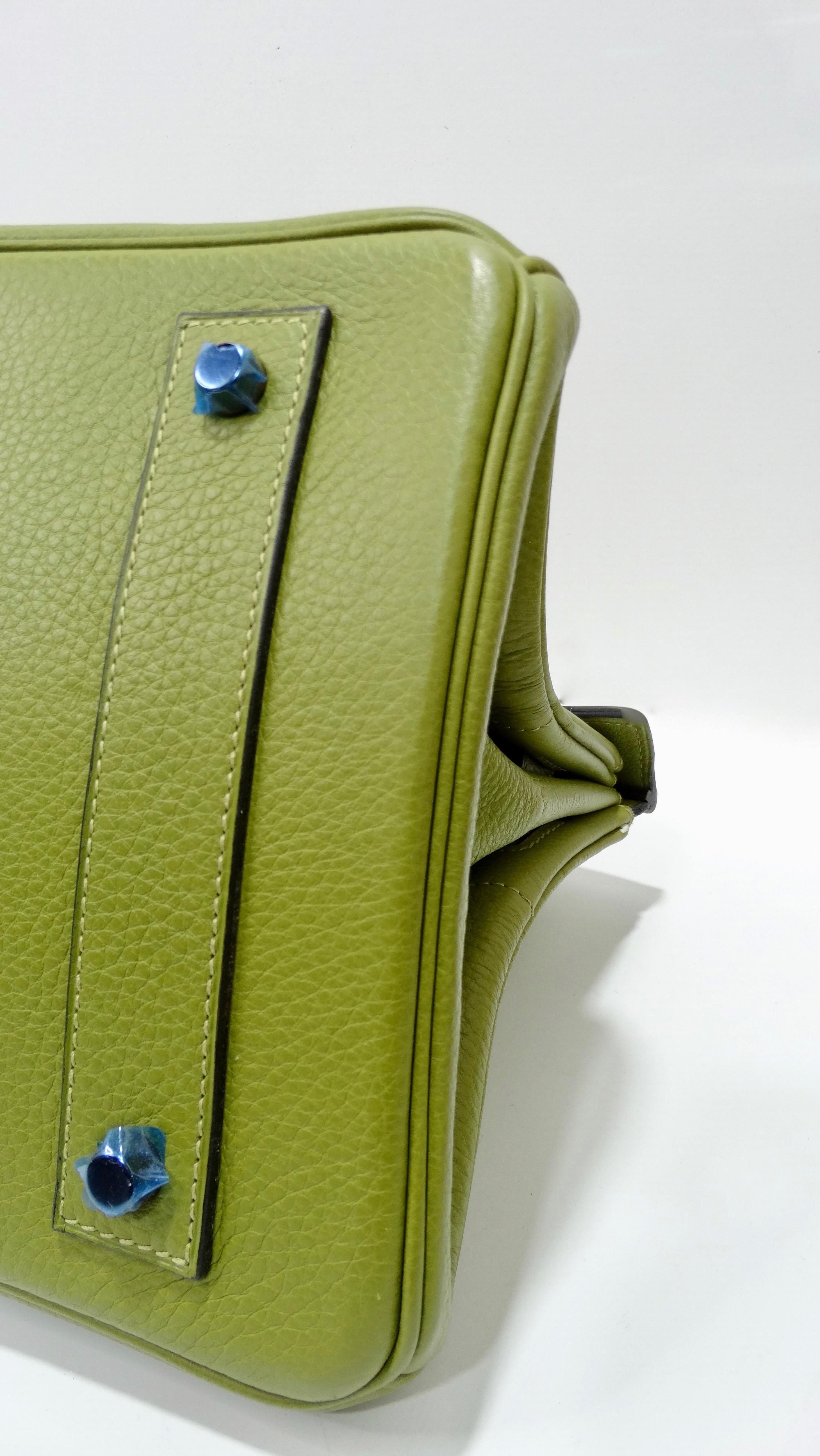 Hermès - Sac Birkin 42cm vert chartreuse Clémence JPG, porté épaule  13