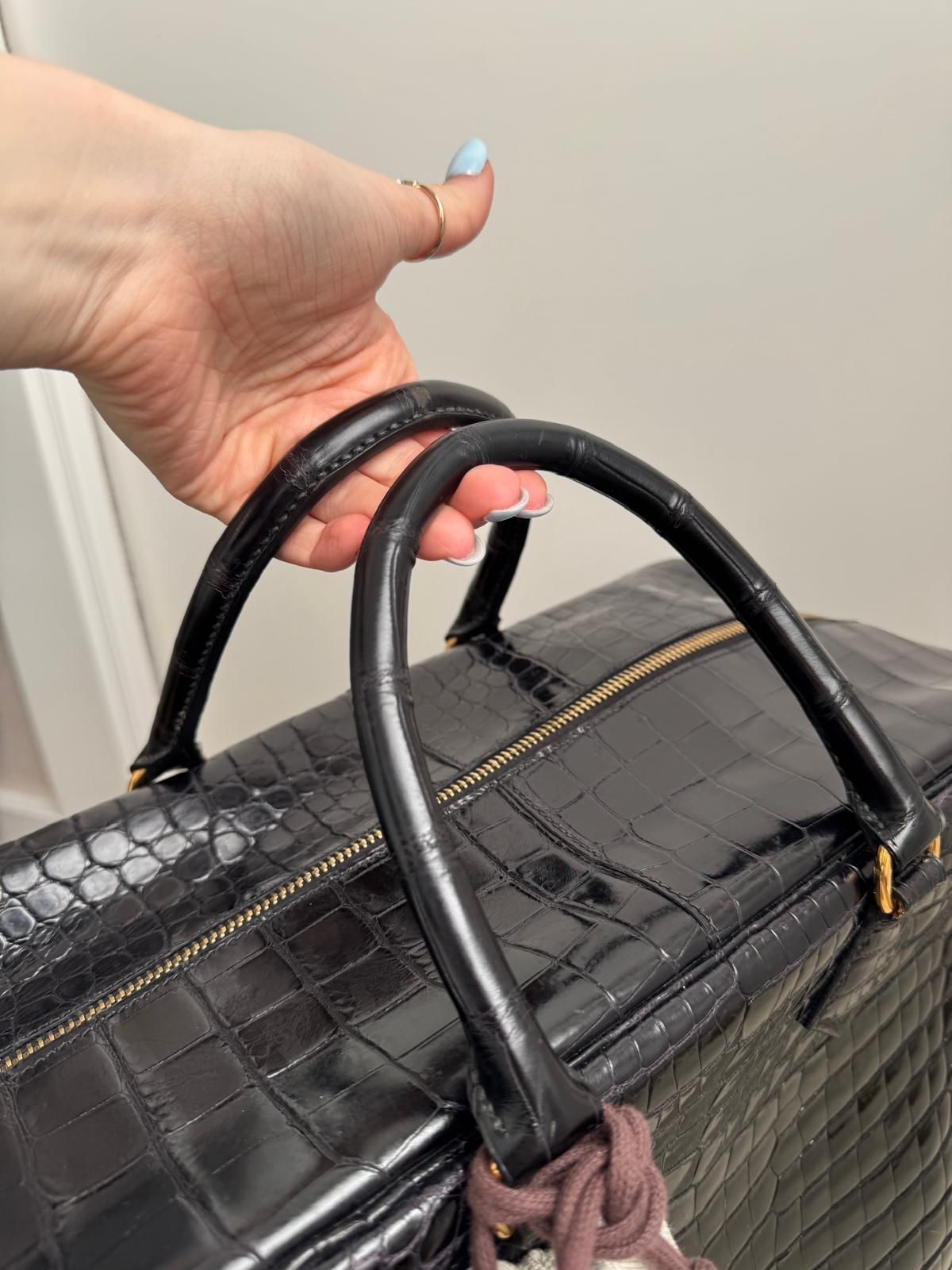 Hermes 45 Bolsa de viaje de pluma de cocodrilo Porosus negro brillante en venta 1