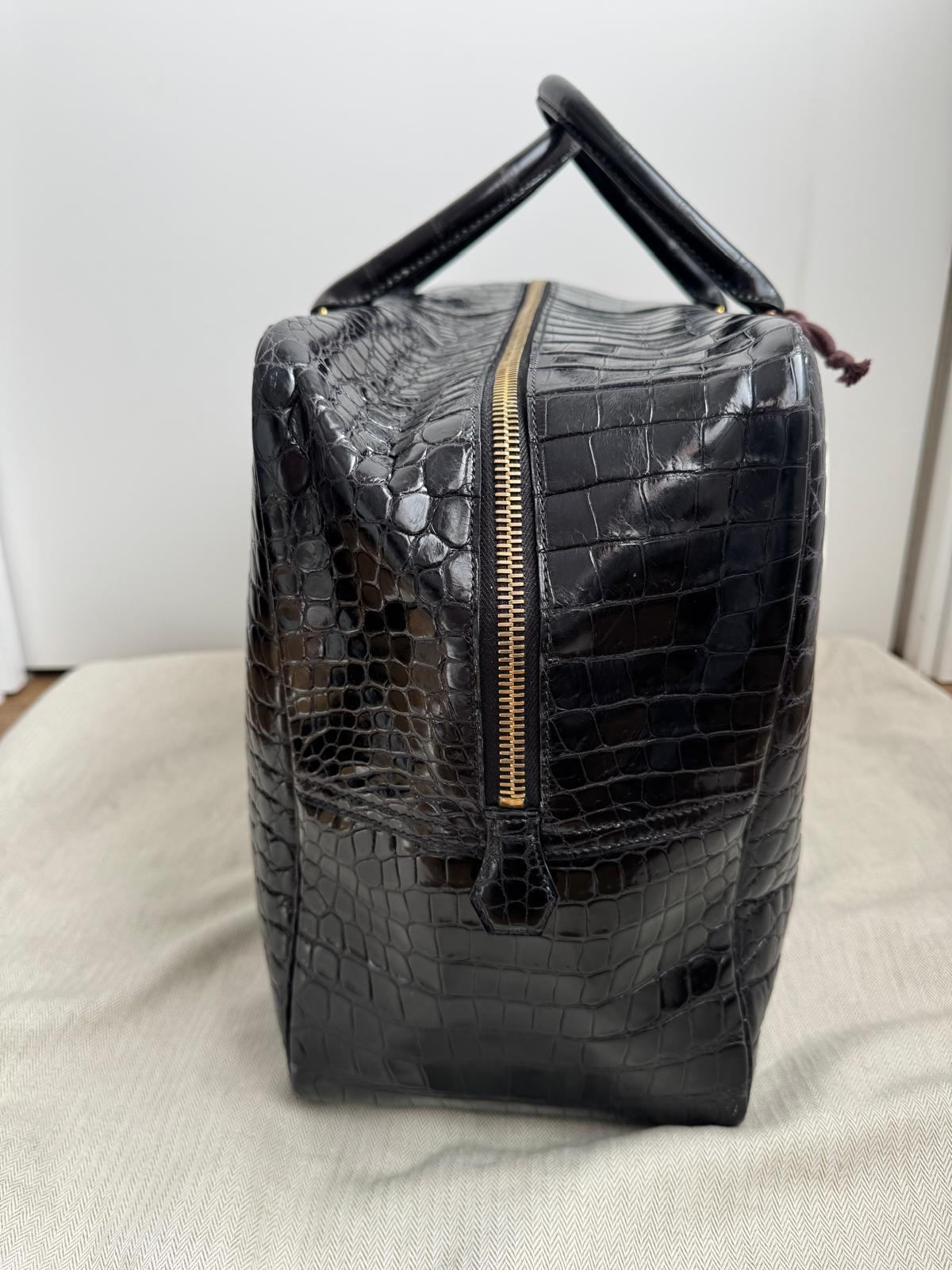 Hermes 45 Bolsa de viaje de pluma de cocodrilo Porosus negro brillante en venta 2