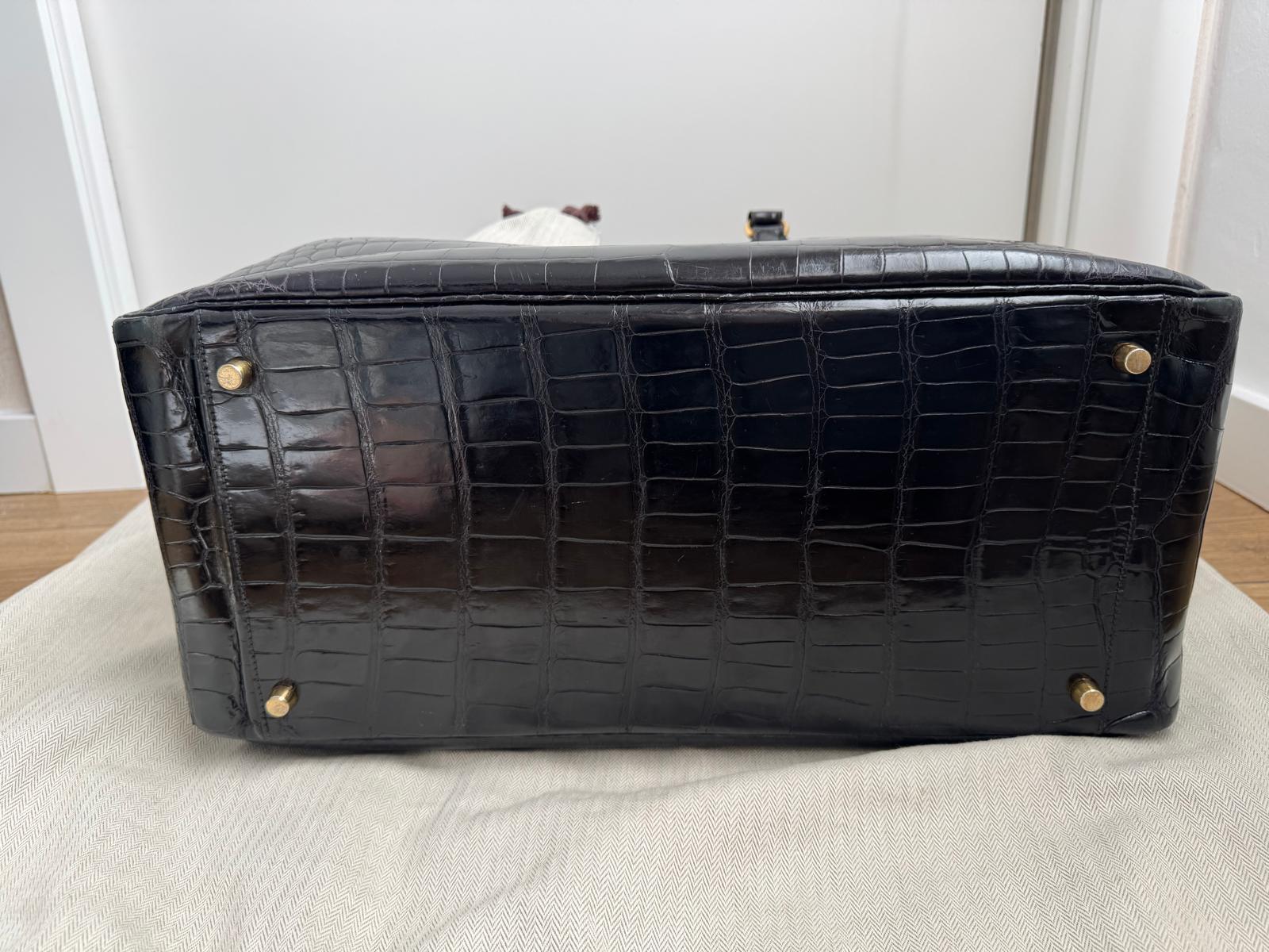 Hermes 45 Bolsa de viaje de pluma de cocodrilo Porosus negro brillante en venta 3