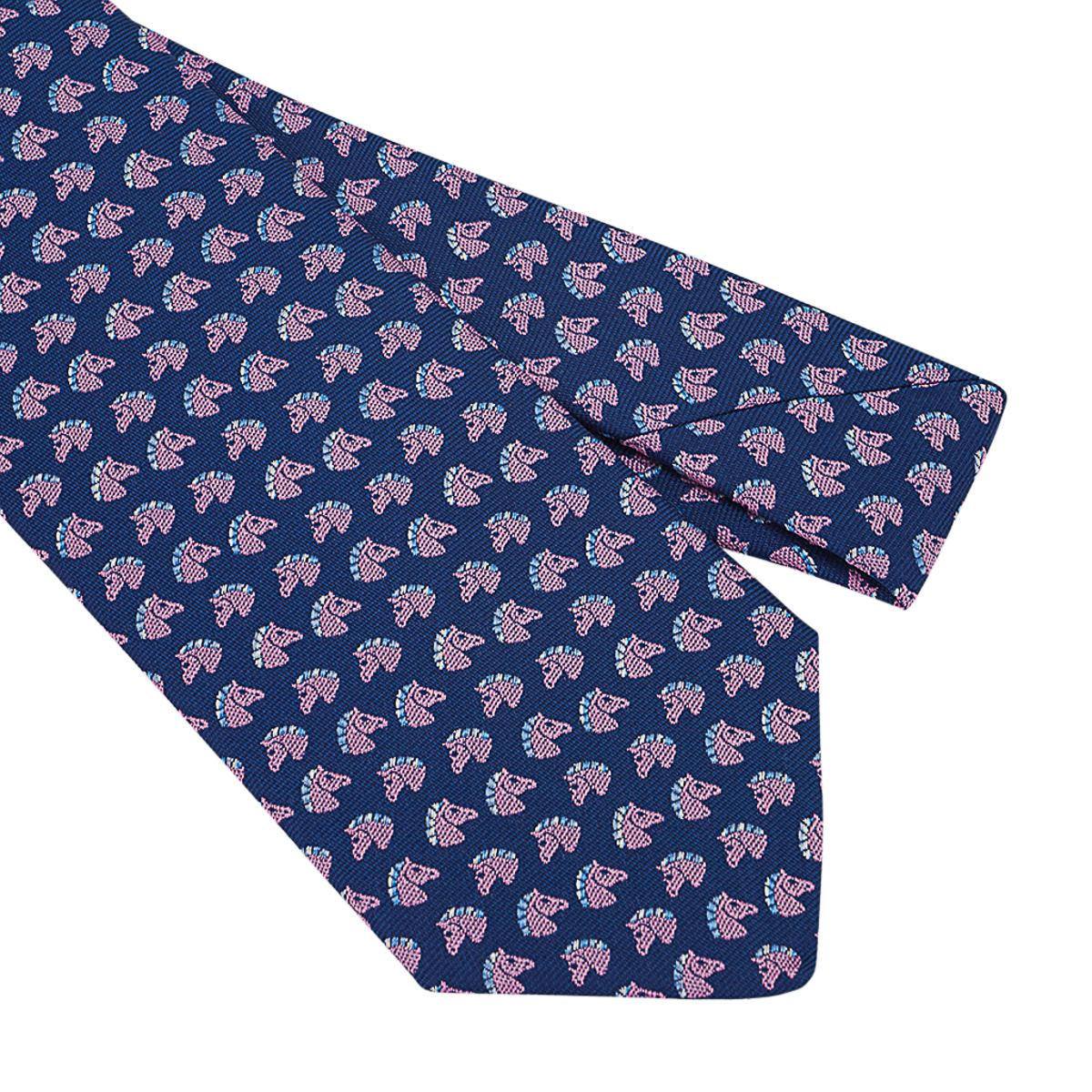 Mightychic offers an Hermes 7 Cheval Rebelle Tie featured in Marine Rose and Bleu colorway.
Hand-sewn heavy silk twill.
Logo lining.
Made in France
NEW or NEVER WORN.
final sale

TIE MEASURES:
WIDTH 3.15