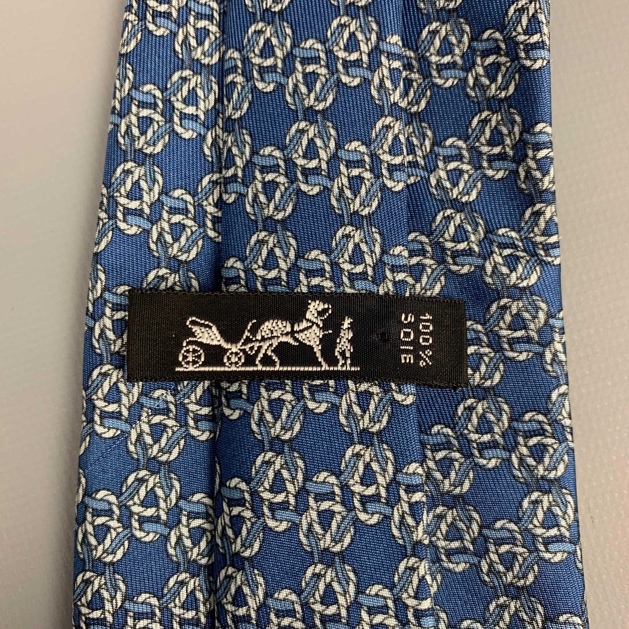 White HERMES 792 MA Blue & Cream Knot Print Silk Tie