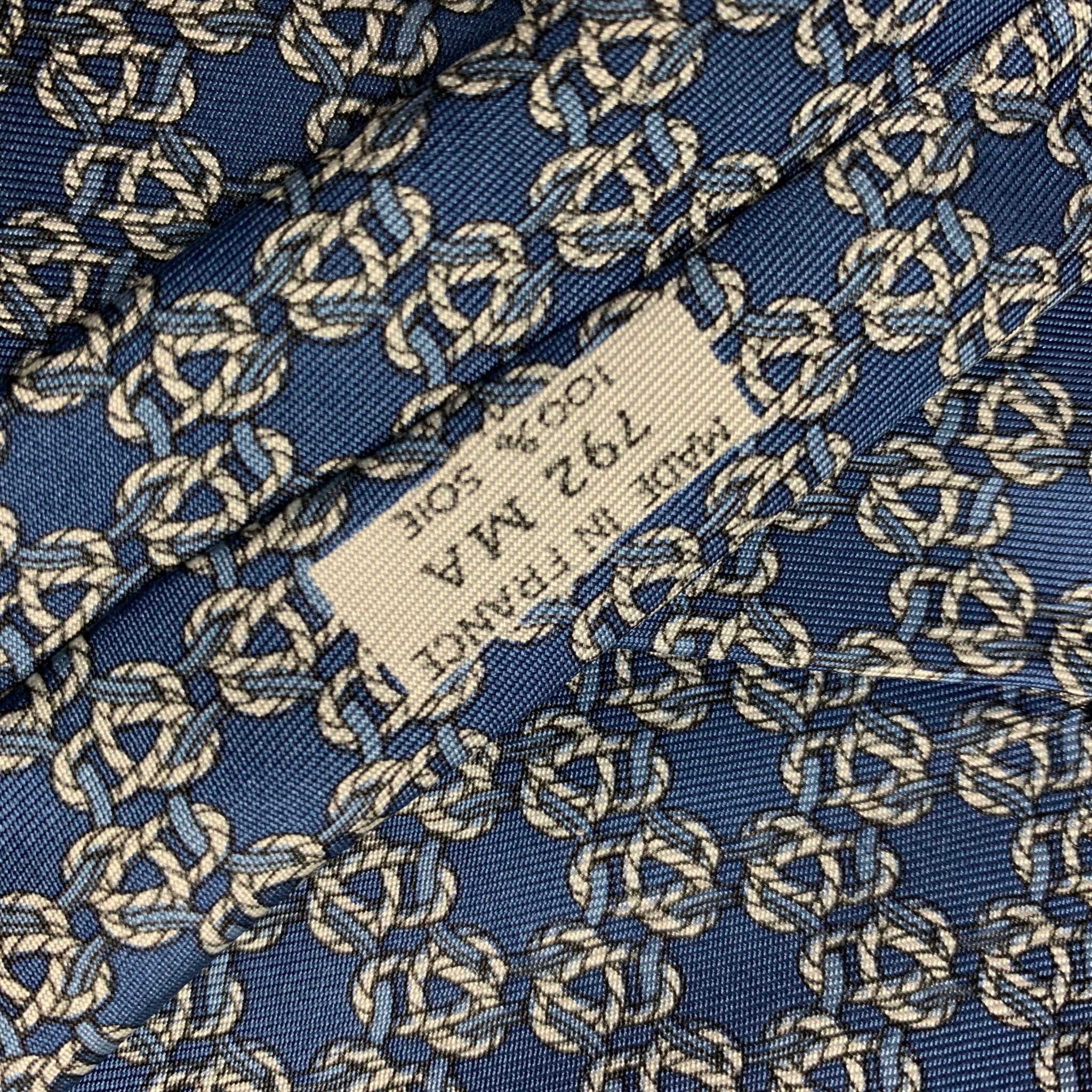 HERMES 792 MA Blue & Cream Knot Print Silk Tie In Good Condition In San Francisco, CA