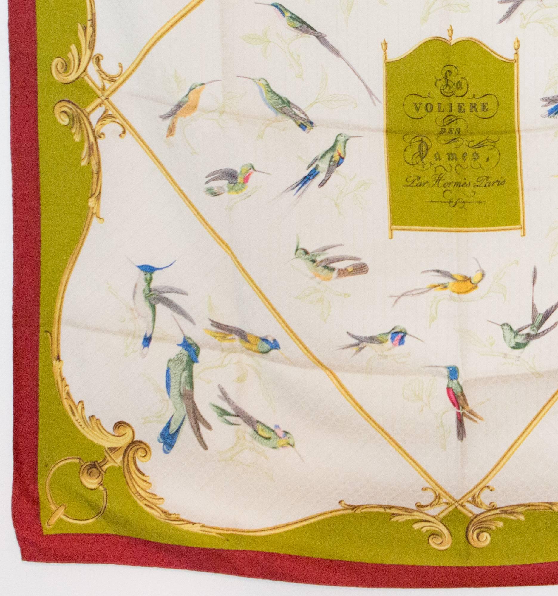 Hermes A La volière Des Dames by Hugo Grygkar silk scarf In Good Condition In Paris, FR