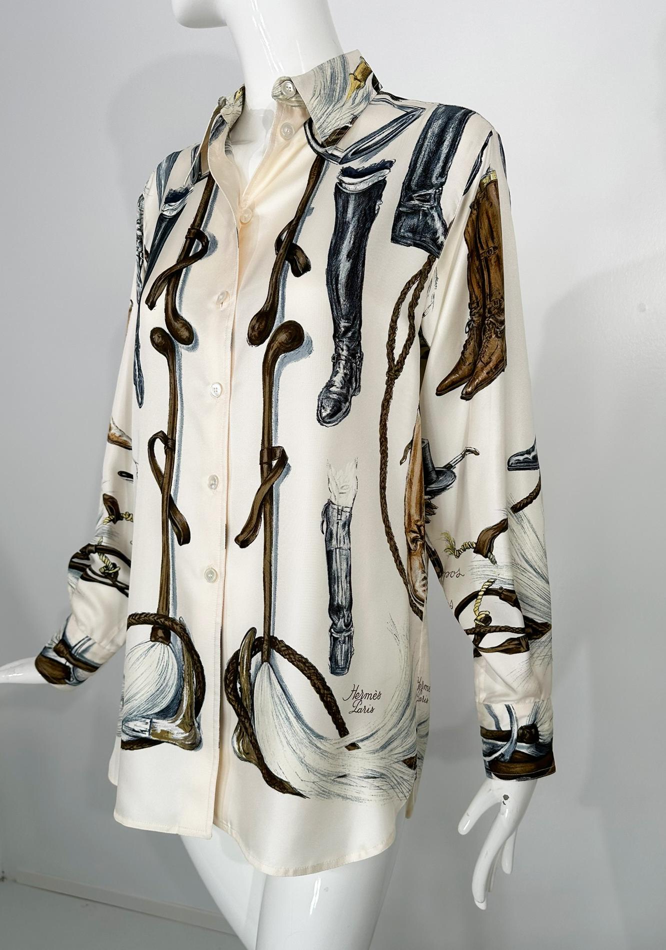 Hermes A Propos de Bottes By Xavier de Poret Creme bedruckte Seidenköperbluse im Angebot 7