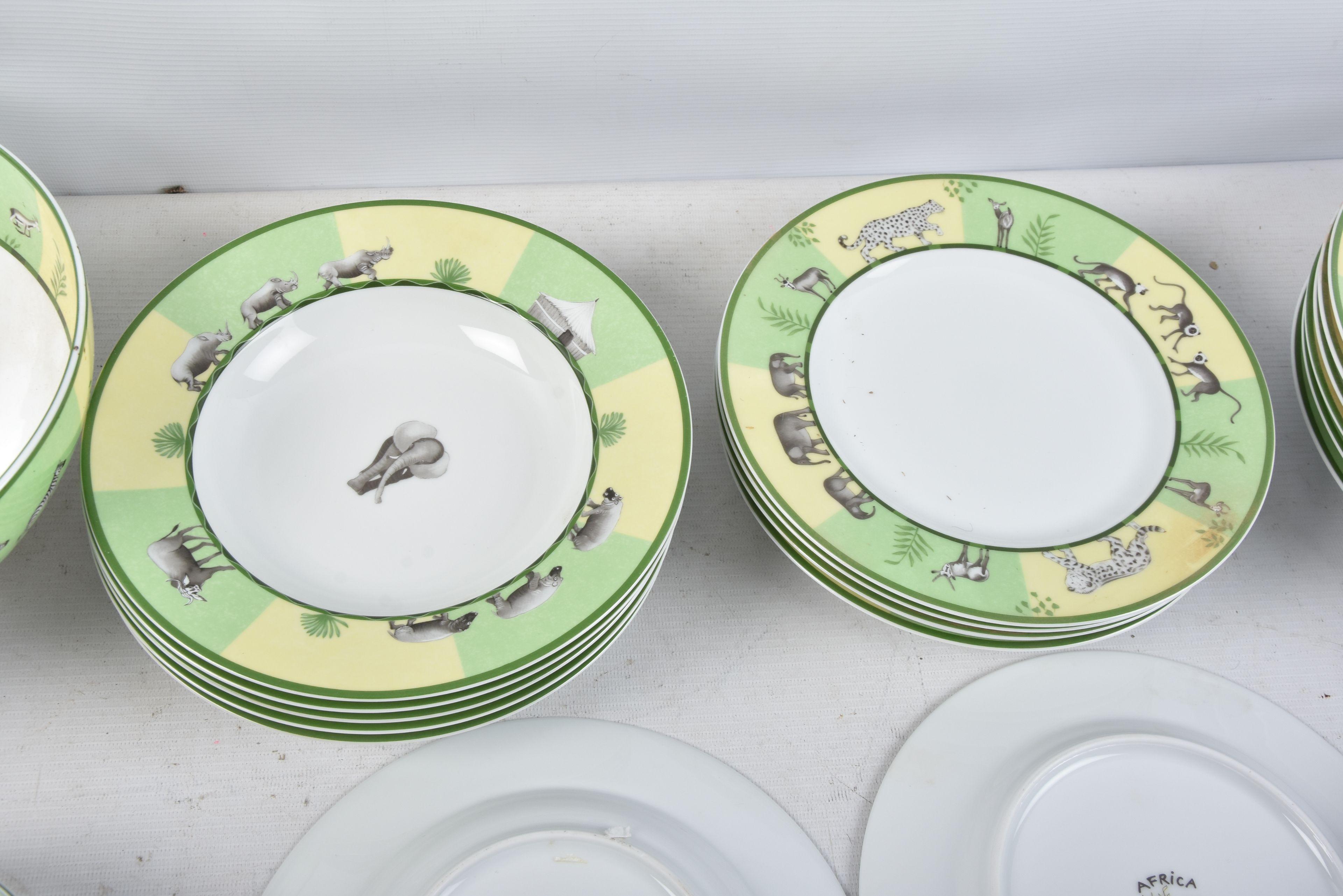 Français Service de vaisselle en porcelaine Hermes 