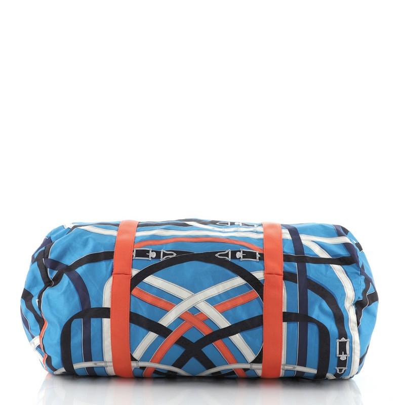 Hermes Airsilk Duffle Bag Bedruckte Seide 38 im Zustand „Gut“ in NY, NY