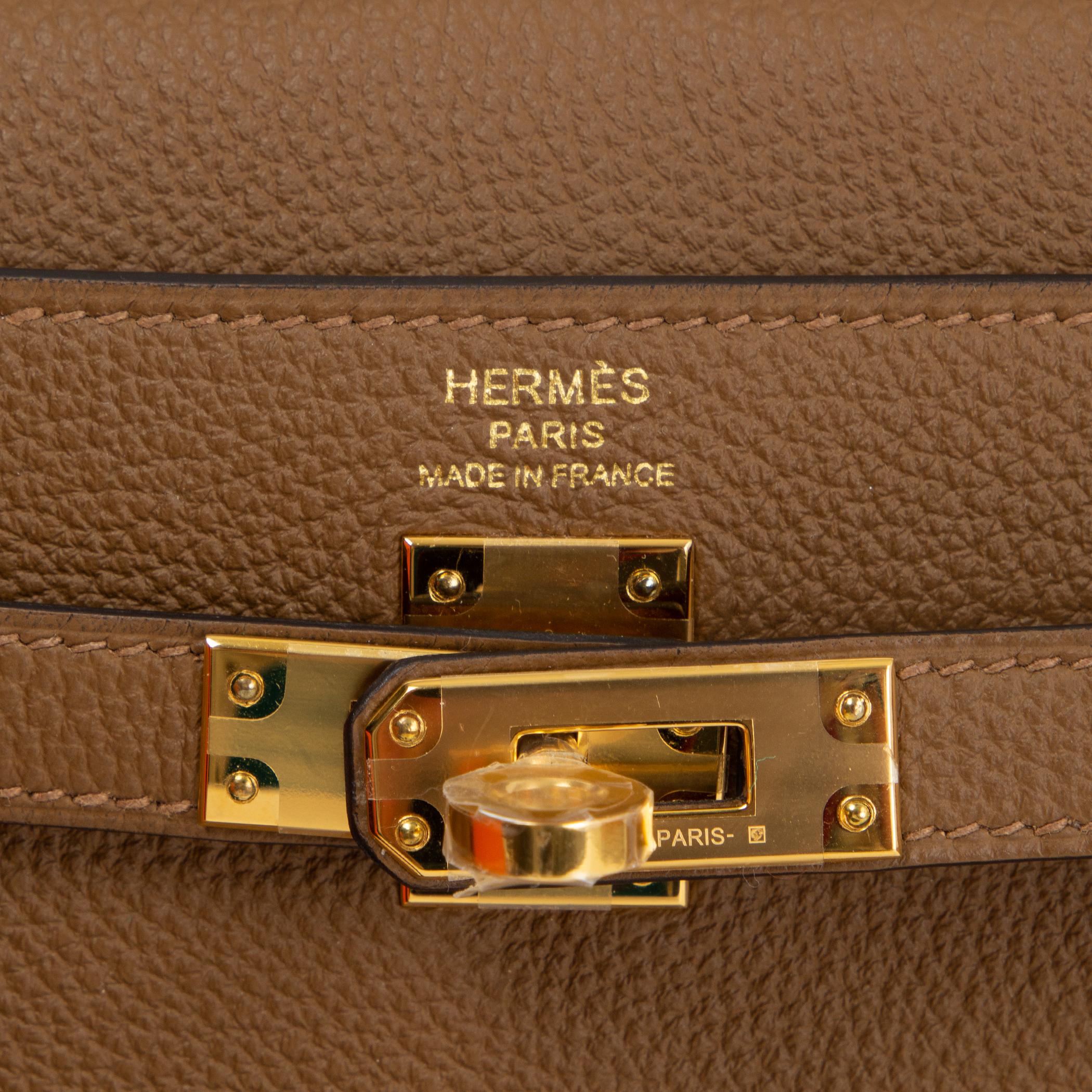 HERMES Alezan brown Togo leather KELLY 25 RETOURNE Bag w Gold In New Condition In Zürich, CH