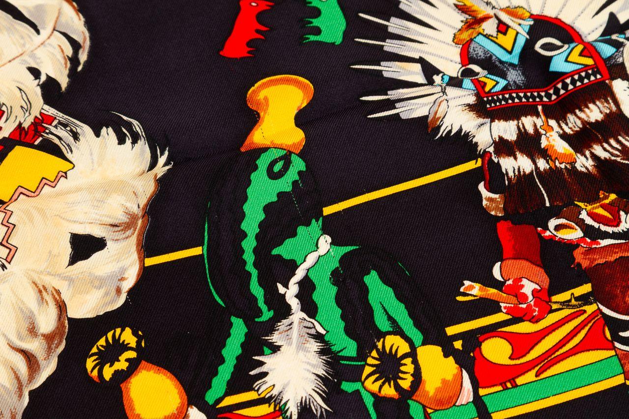 Hermès All Black Kachina Silk Scarf Unisexe en vente