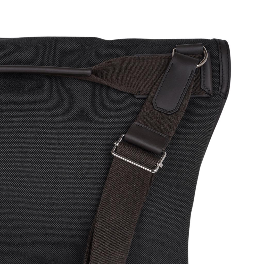 Hermes Alleretour Messenger 34 Bolso Hombre H Lona / Sombrero Piel Nuevo en Nuevo estado para la venta en Miami, FL