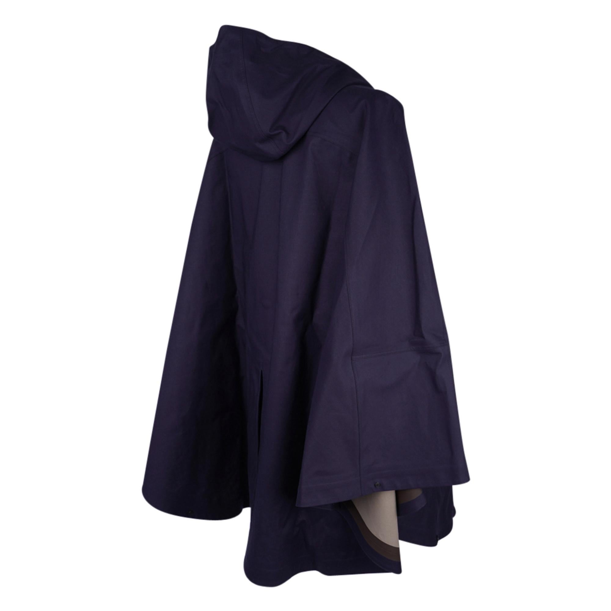 Hermes Allure General Purpose Rain Cape Navy / Beige S  New w/Tag For Sale 3