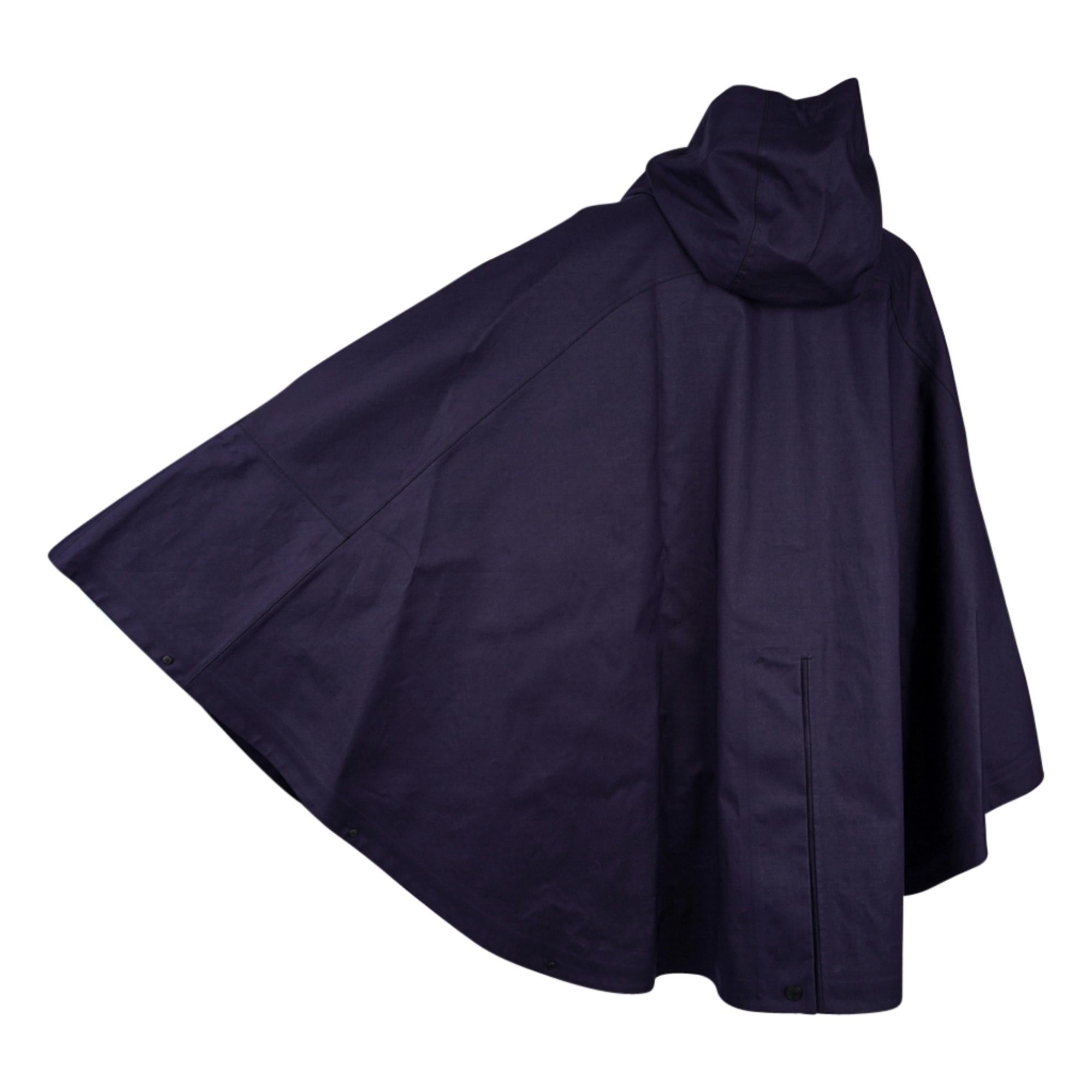 Hermes Allure General Purpose Rain Cape Navy / Beige S  New w/Tag For Sale 4