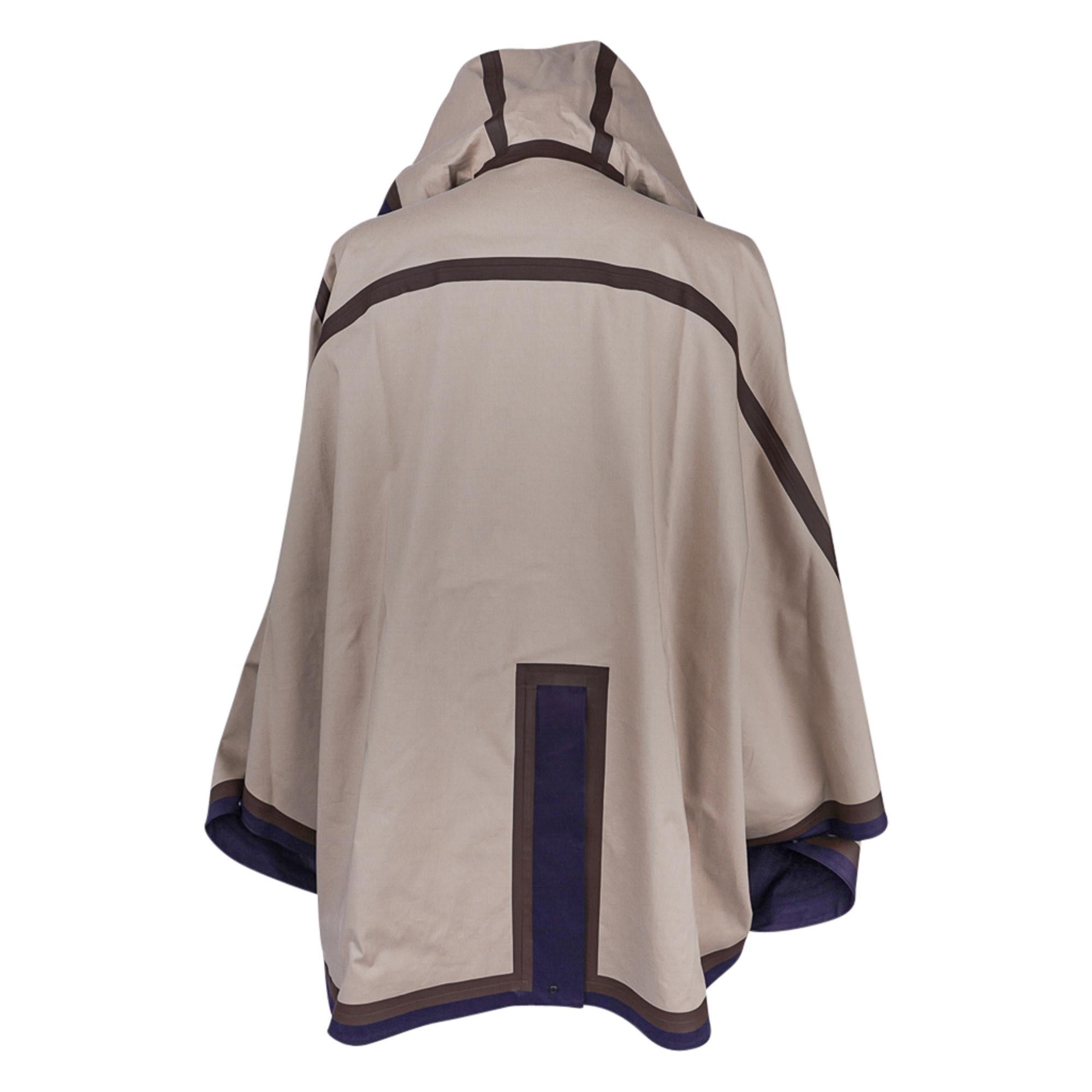 Hermes Allure General Purpose Rain Cape Navy / Beige S  New w/Tag For Sale 5