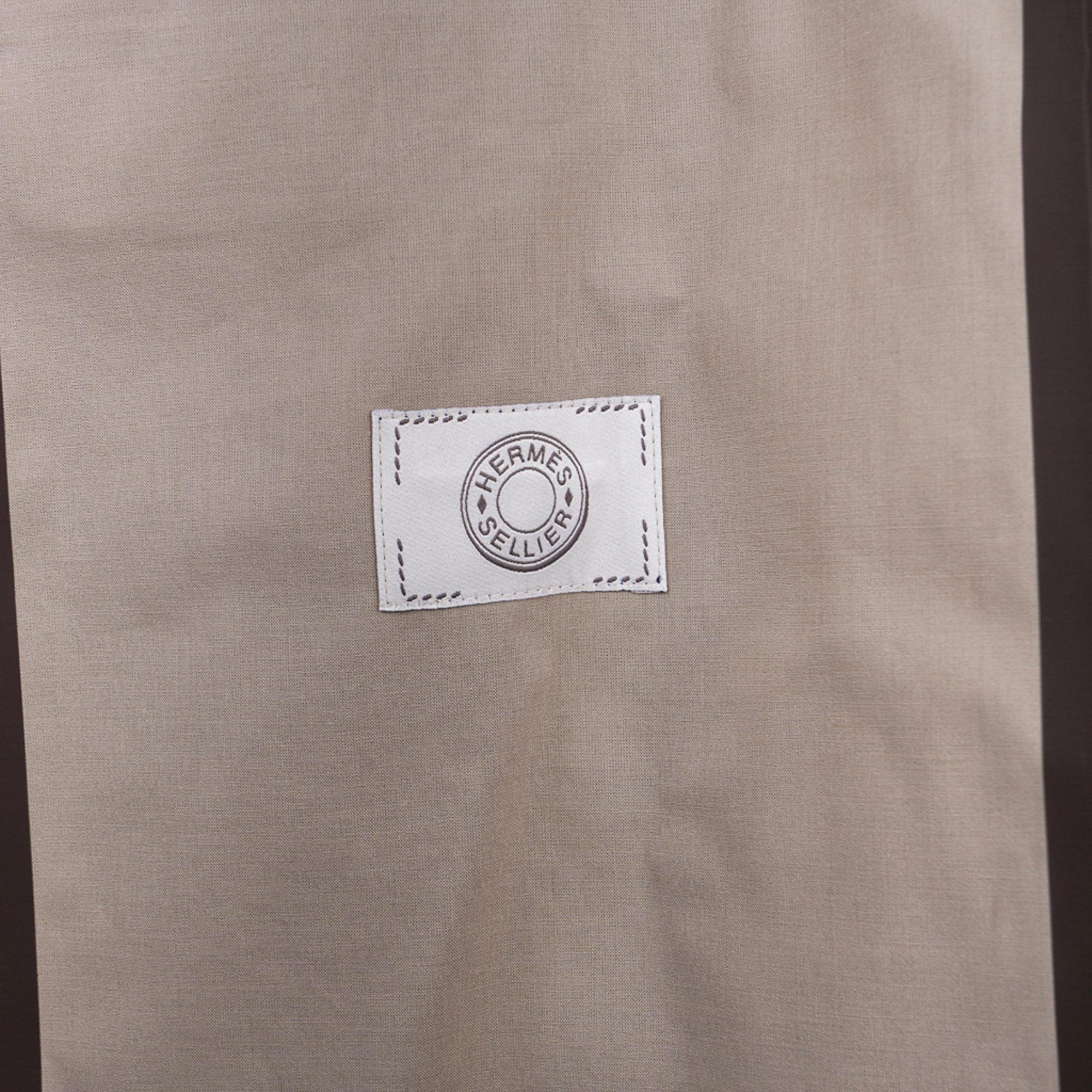 Cape de pluie Hermès Allure General Purpose Navy / Beige S  Neuf avec étiquette en vente 8