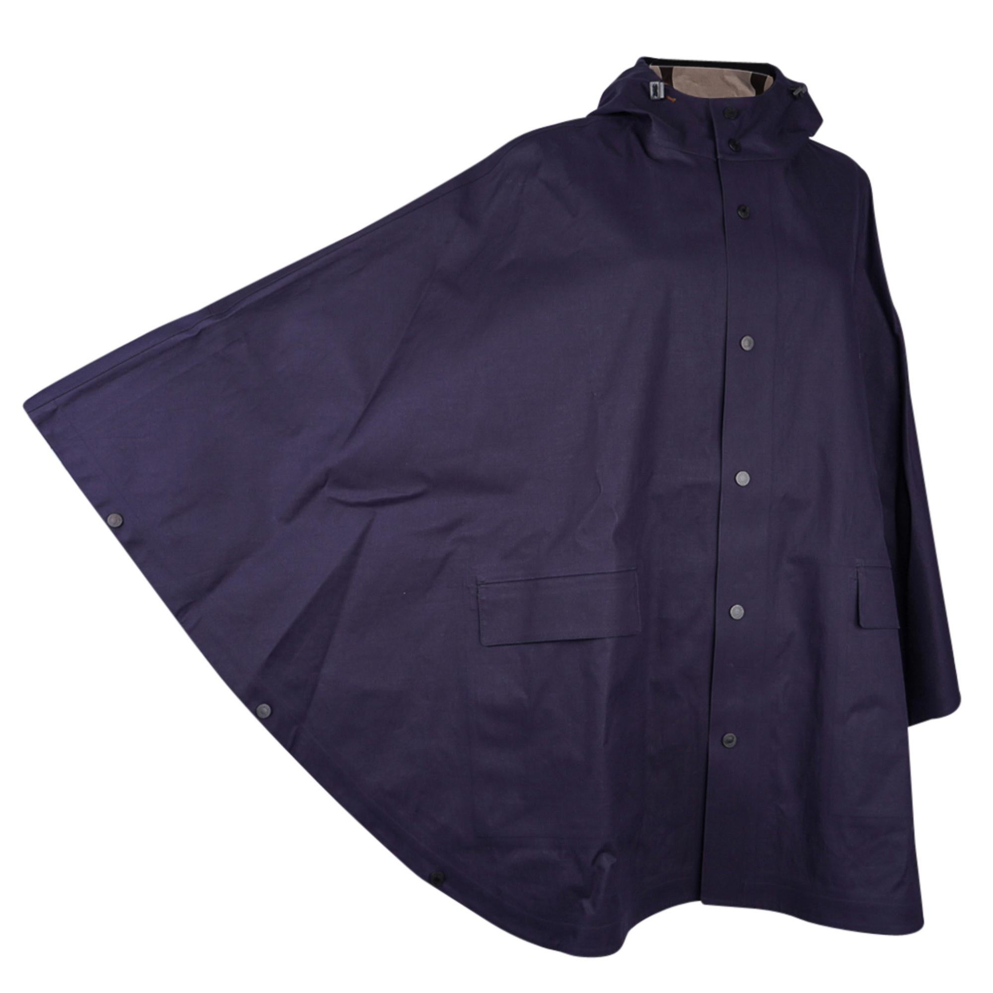 Noir Cape de pluie Hermès Allure General Purpose Navy / Beige S  Neuf avec étiquette en vente