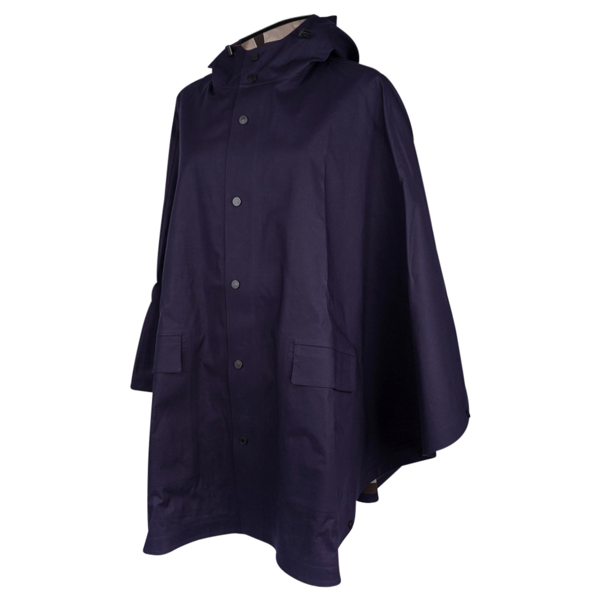 Cape de pluie Hermès Allure General Purpose Navy / Beige S  Neuf avec étiquette Pour femmes en vente