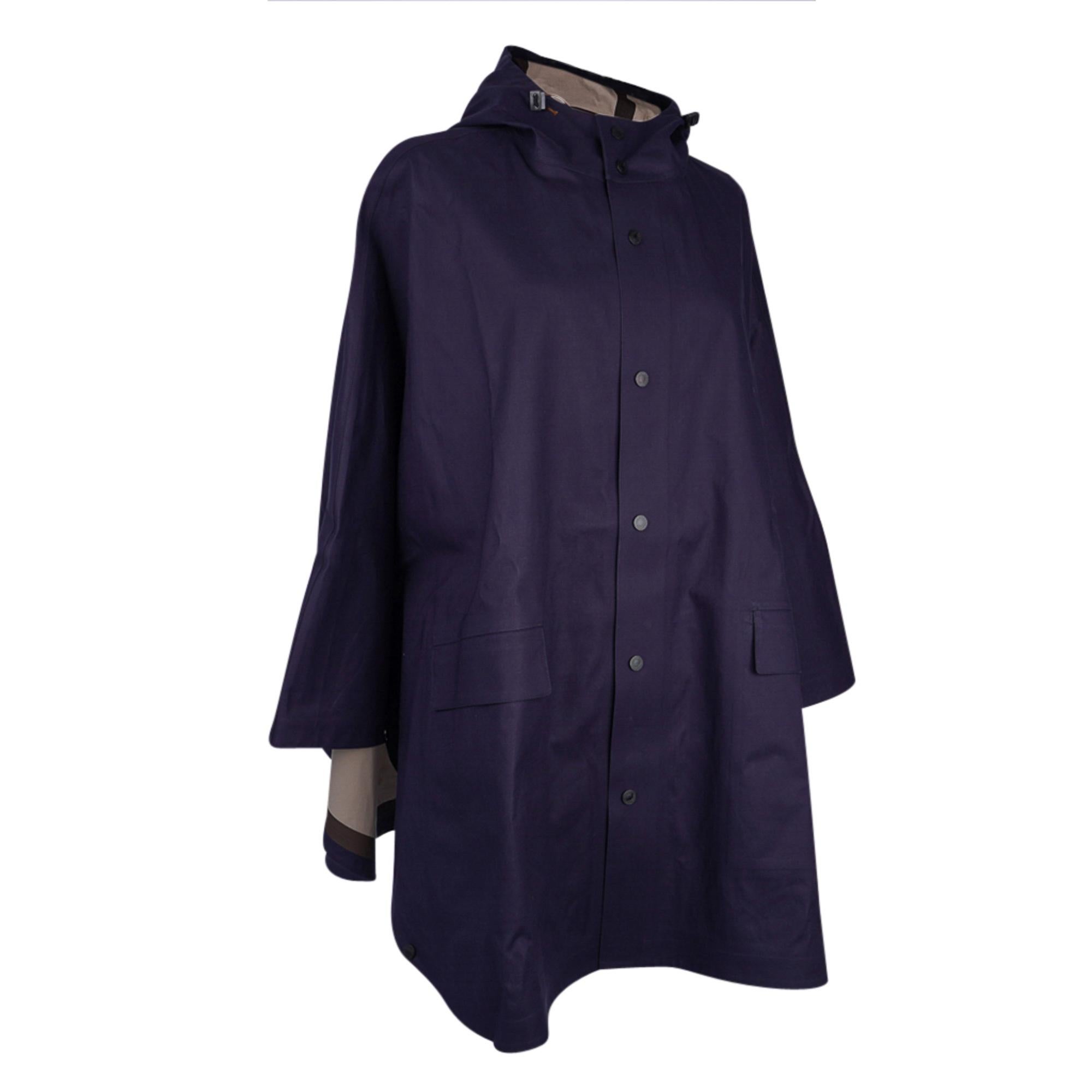 Hermes Allure General Purpose Rain Cape Navy / Beige S  New w/Tag In New Condition For Sale In Miami, FL