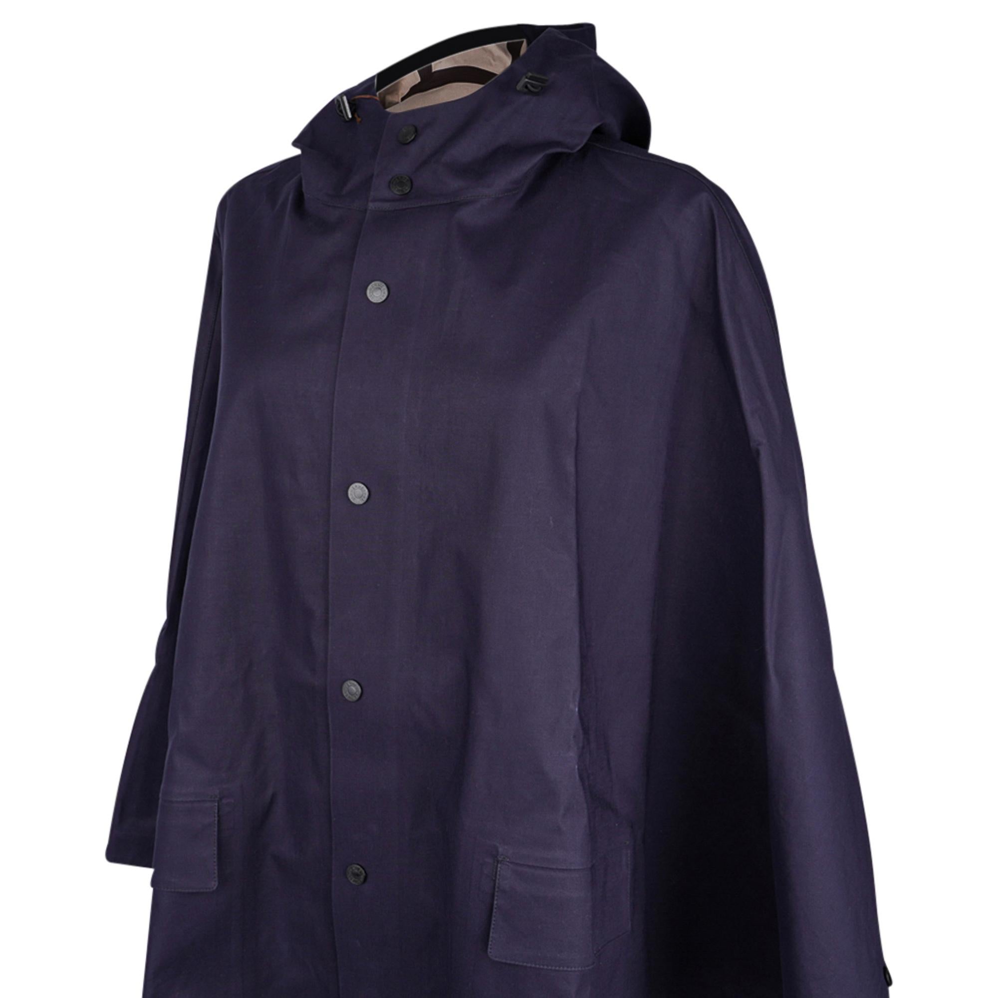Cape de pluie Hermès Allure General Purpose Navy / Beige S  Neuf avec étiquette en vente 3