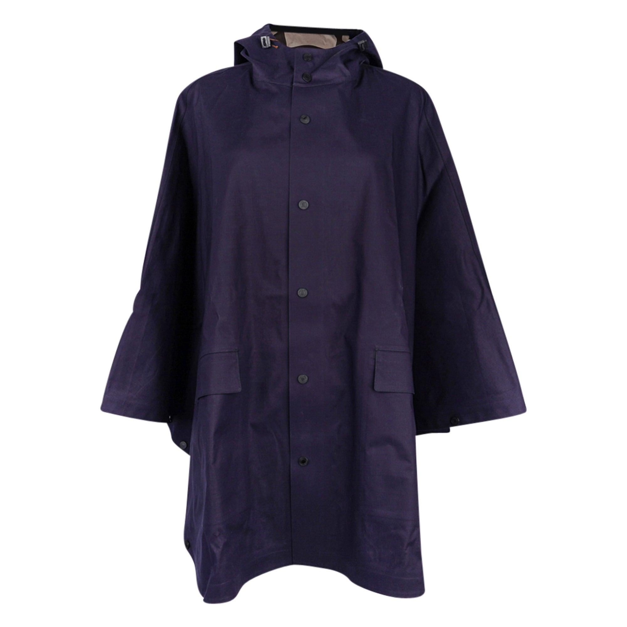 Cape de pluie Hermès Allure General Purpose Navy / Beige S  Neuf avec étiquette en vente