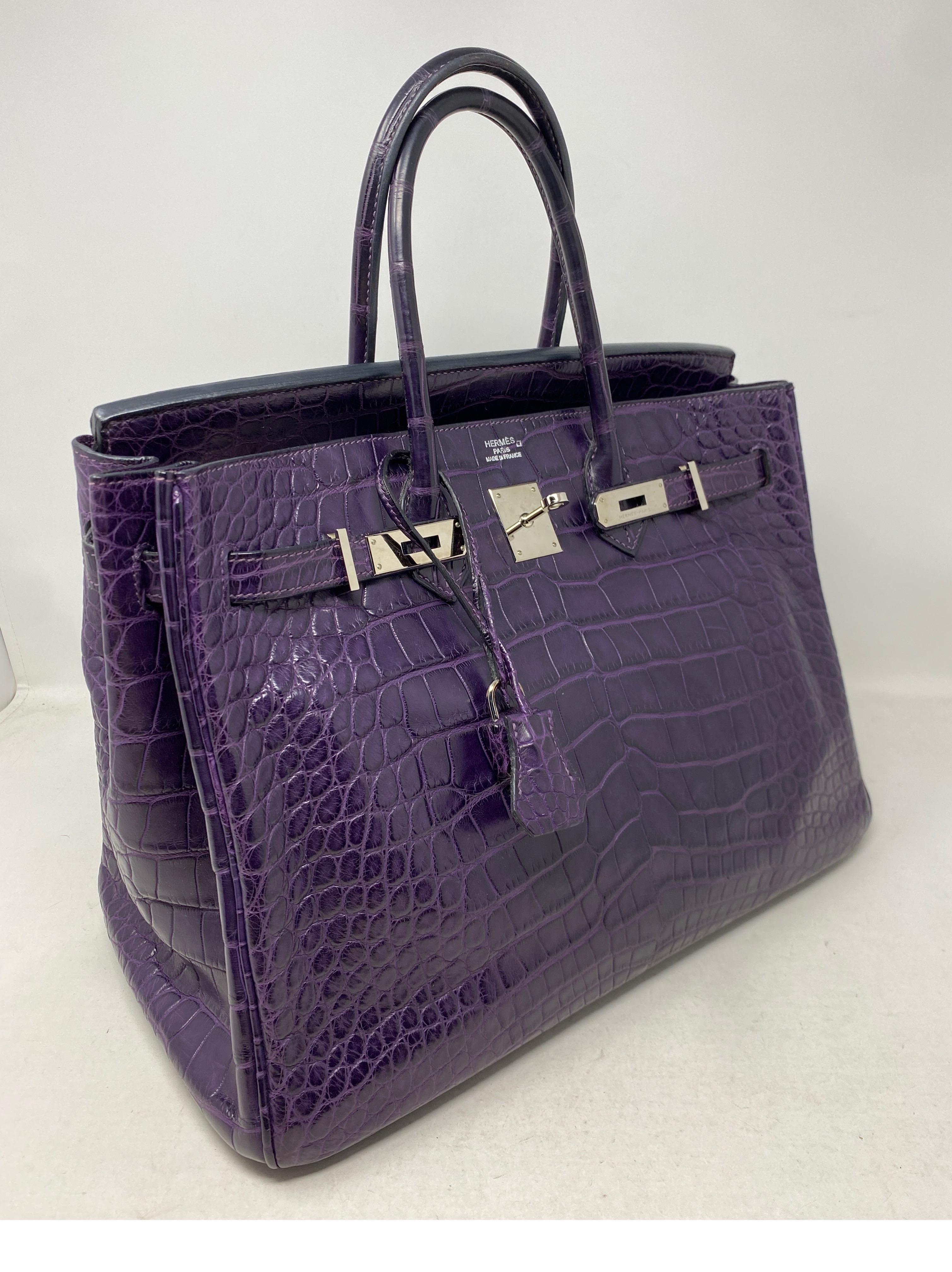 Hermes Amethyst Purple Crocodile Birkin 35 Bag  Unisexe en vente