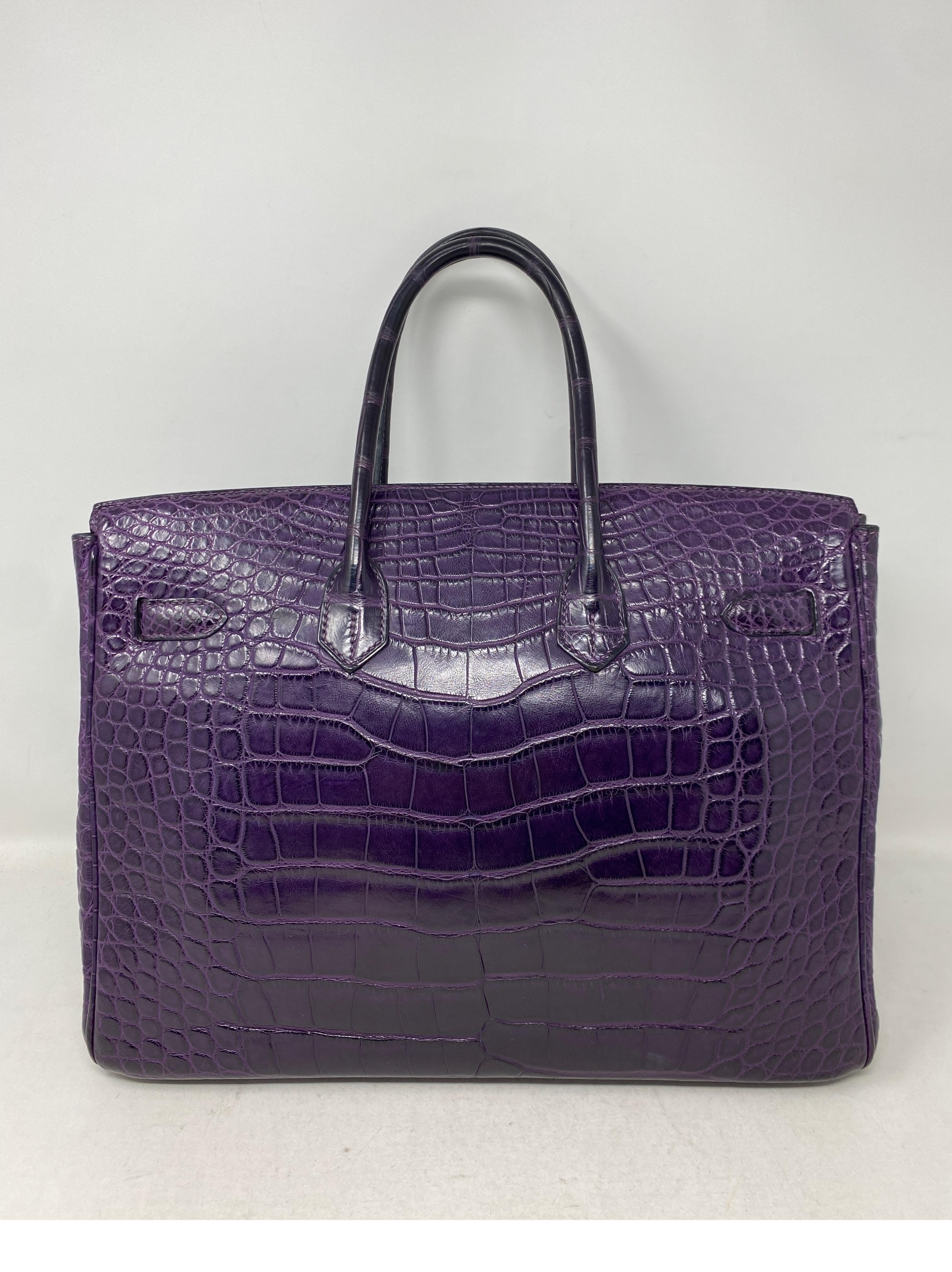 Hermes Amethyst Purple Crocodile Birkin 35 Bag  In Excellent Condition For Sale In Athens, GA