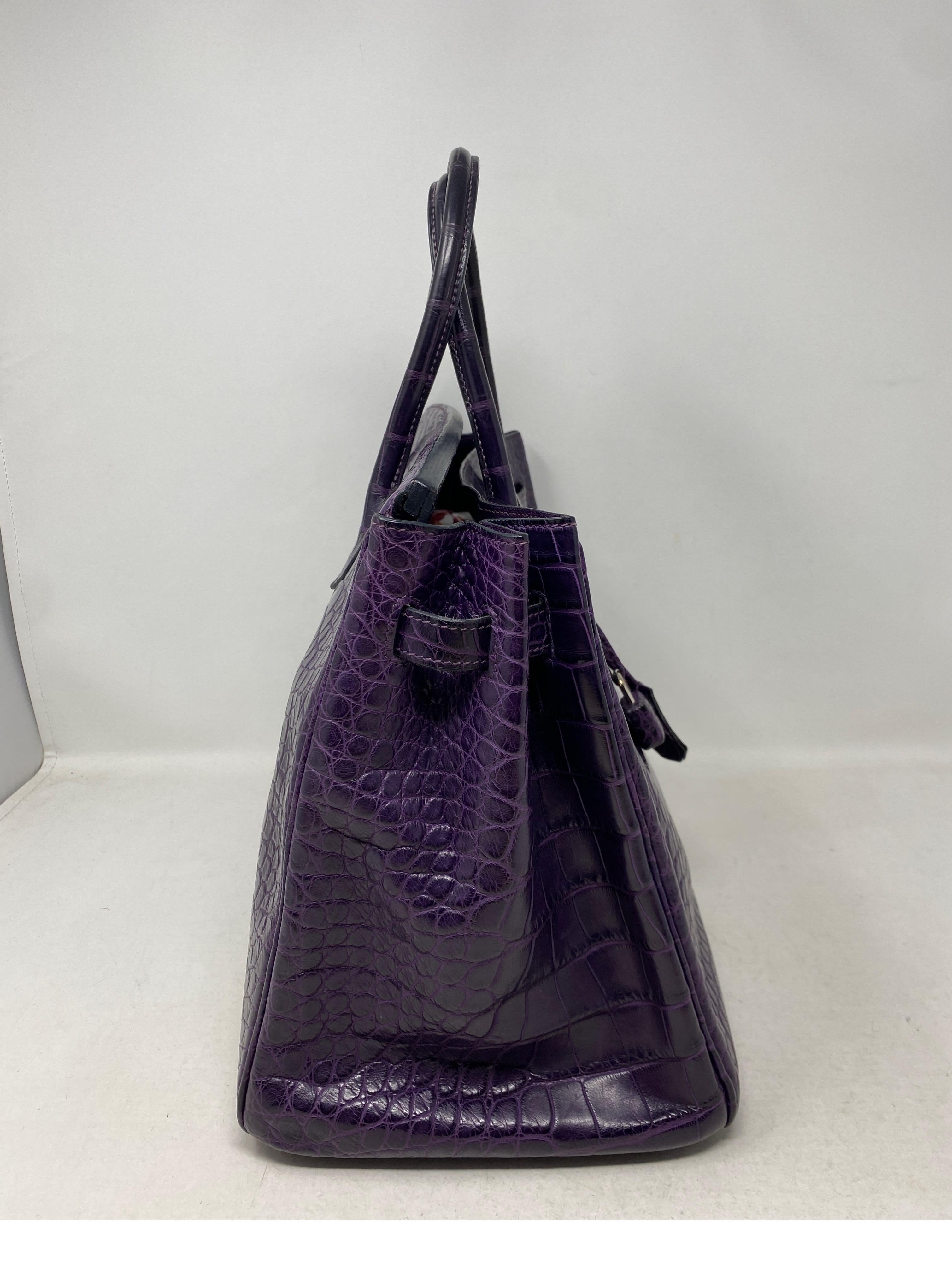 Hermes Amethyst Purple Crocodile Birkin 35 Bag  en vente 3