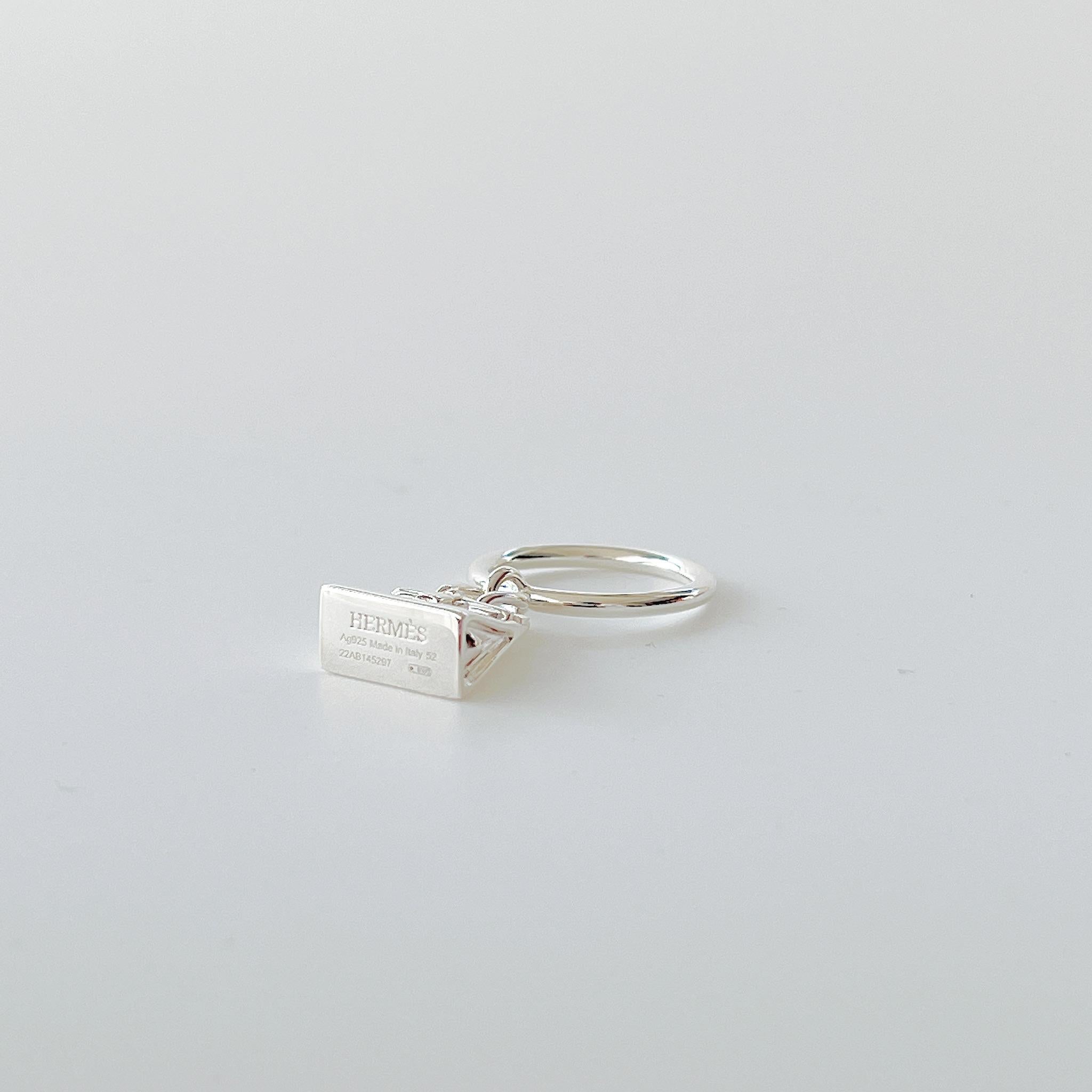 Hermes Amulettes Kelly Ring In Silver, Size 52 In New Condition In London, GB