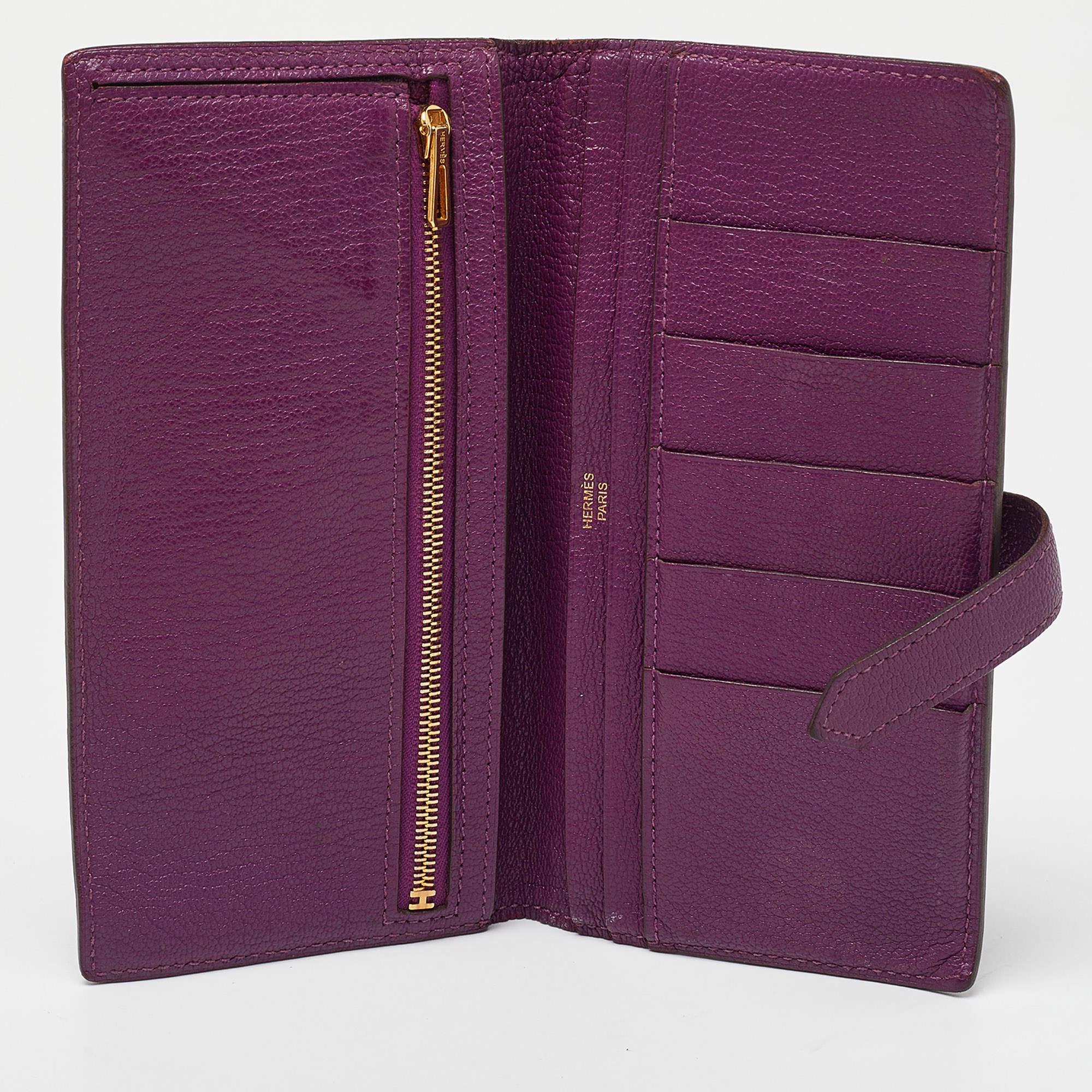 Luxuriously crafted by the House of HermÃ©s  this stunning Bearn Gusset wallet is a must have accessory for luxury fashion lovers. This wallet carries an elegant appeal and a sleek silhouette. It is great for everyday use.