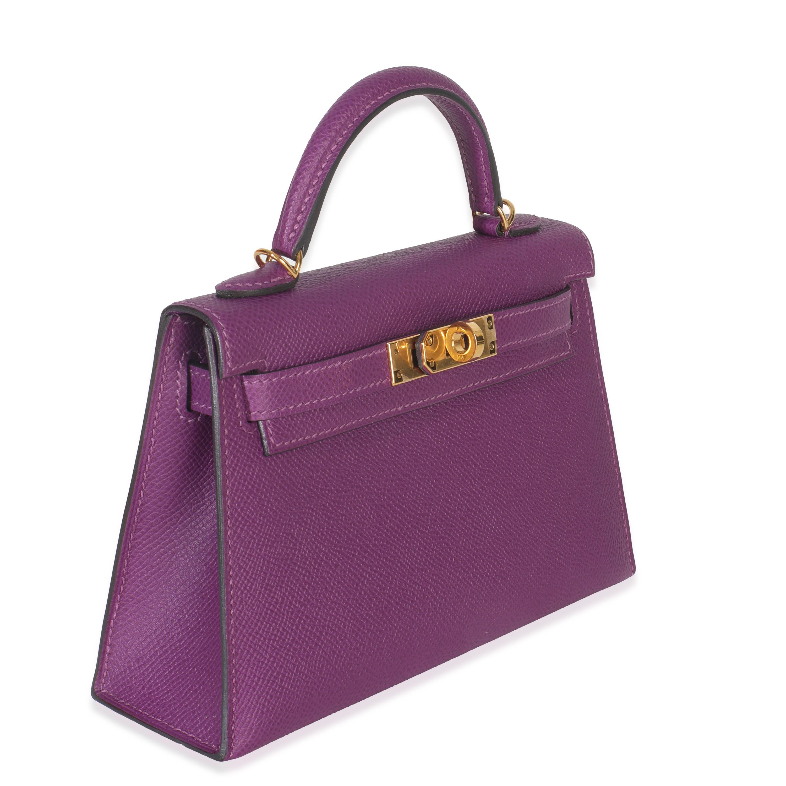 Listing Titel: Hermès Anemone Epsom Sellier Mini Kelly II 20 GHW
SKU: Z149960
Zustand: Gebraucht 
Beschreibung des Zustands: Die 1977 offiziell umbenannte Hermès Kelly hieß ursprünglich 