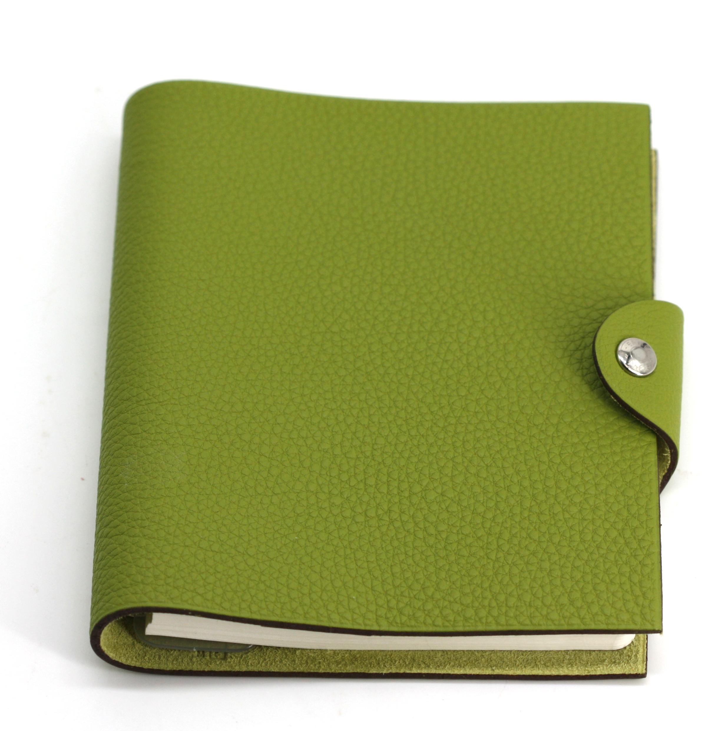 Hermes Anis/Kiwi Green Togo Leather Notebook Cover, with Spiral inset, 2009 In Good Condition For Sale In West Palm Beach, FL