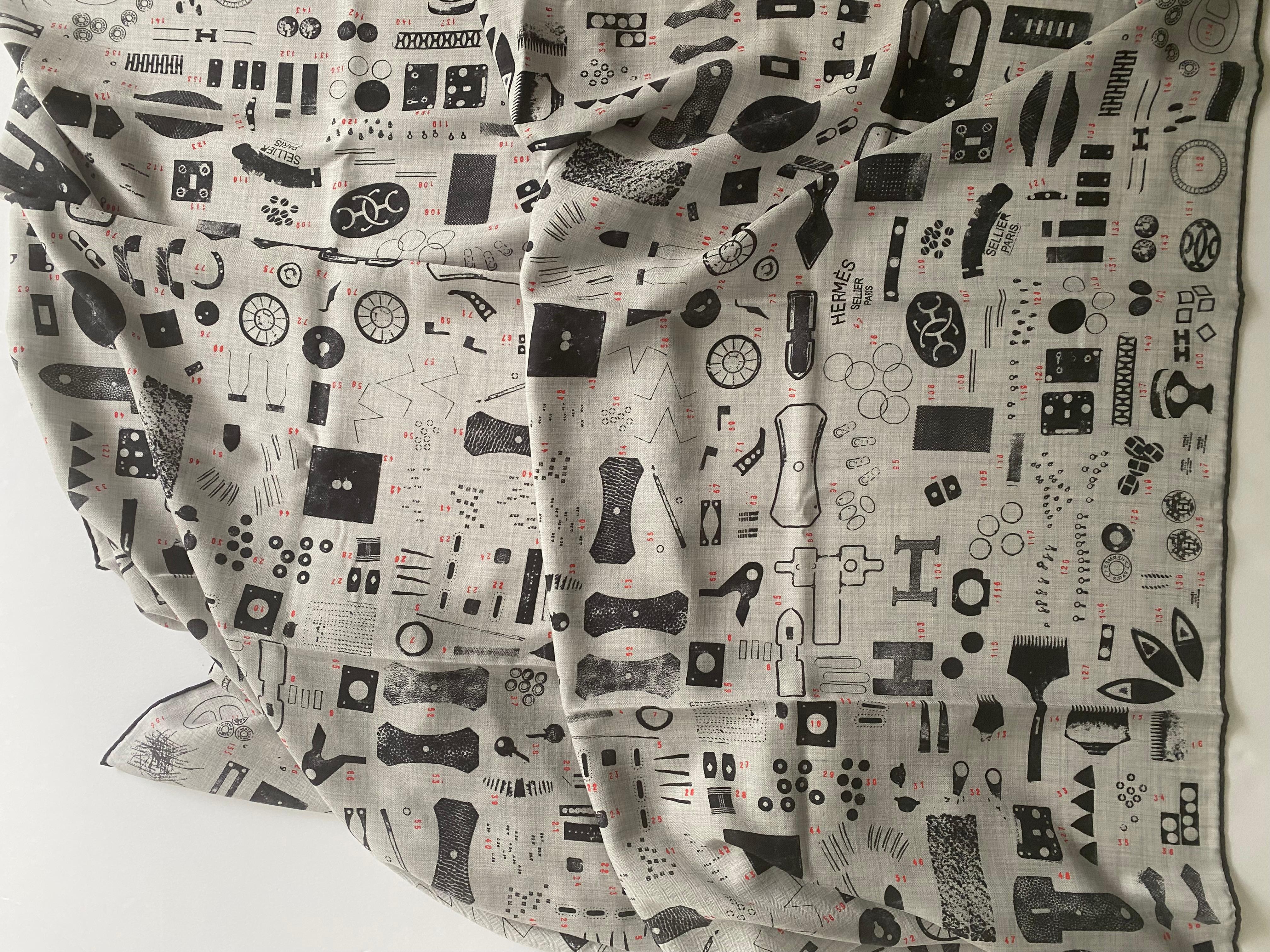 Hermes Antracita Gris  Bufanda TAMPONNABLE REMIX By Gianpaolo Pagni NUEVO  140 CM en venta 3