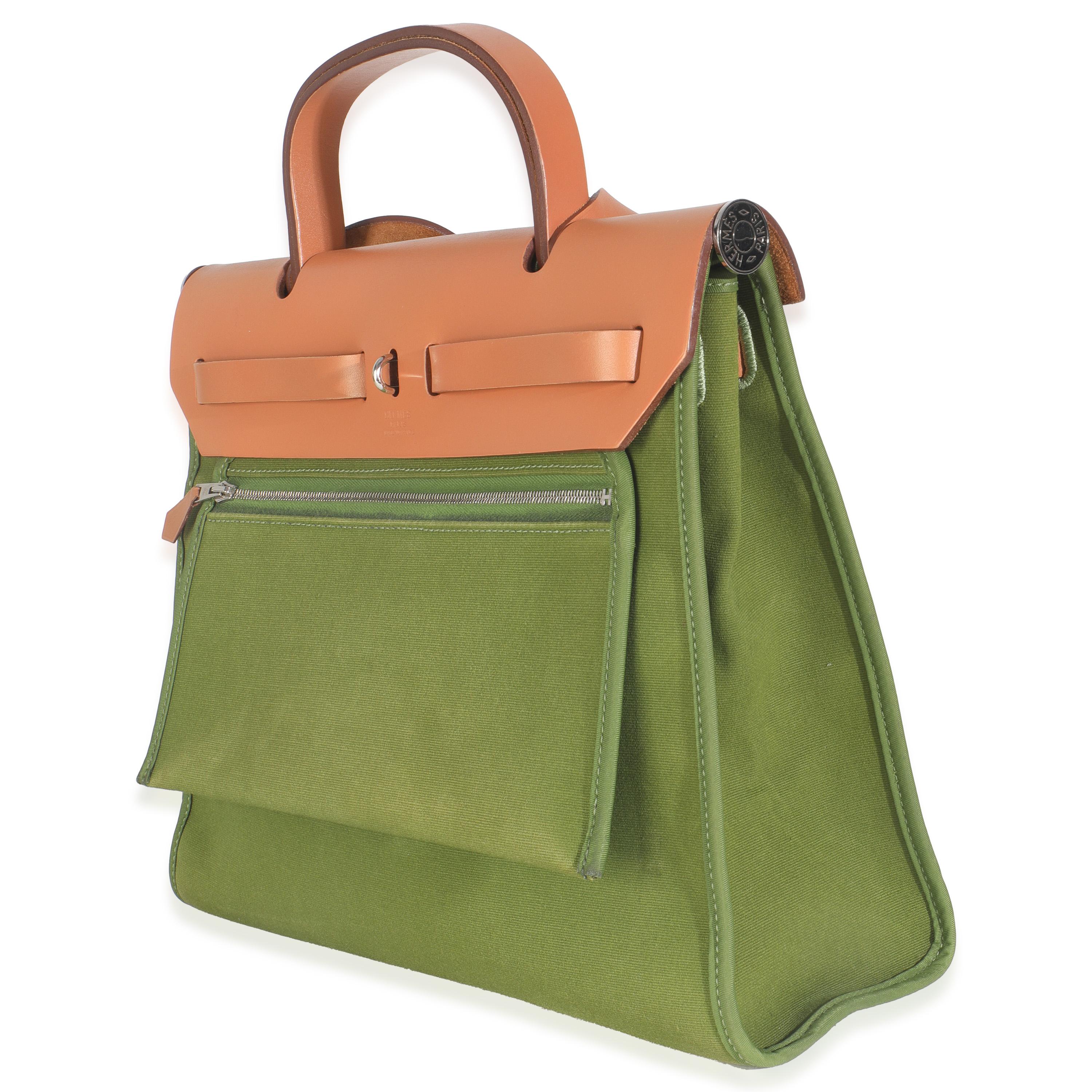 Hermès Apfel Grün Vache Hunter Toile Herbag Zip 31 PHW im Zustand „Gut“ im Angebot in New York, NY