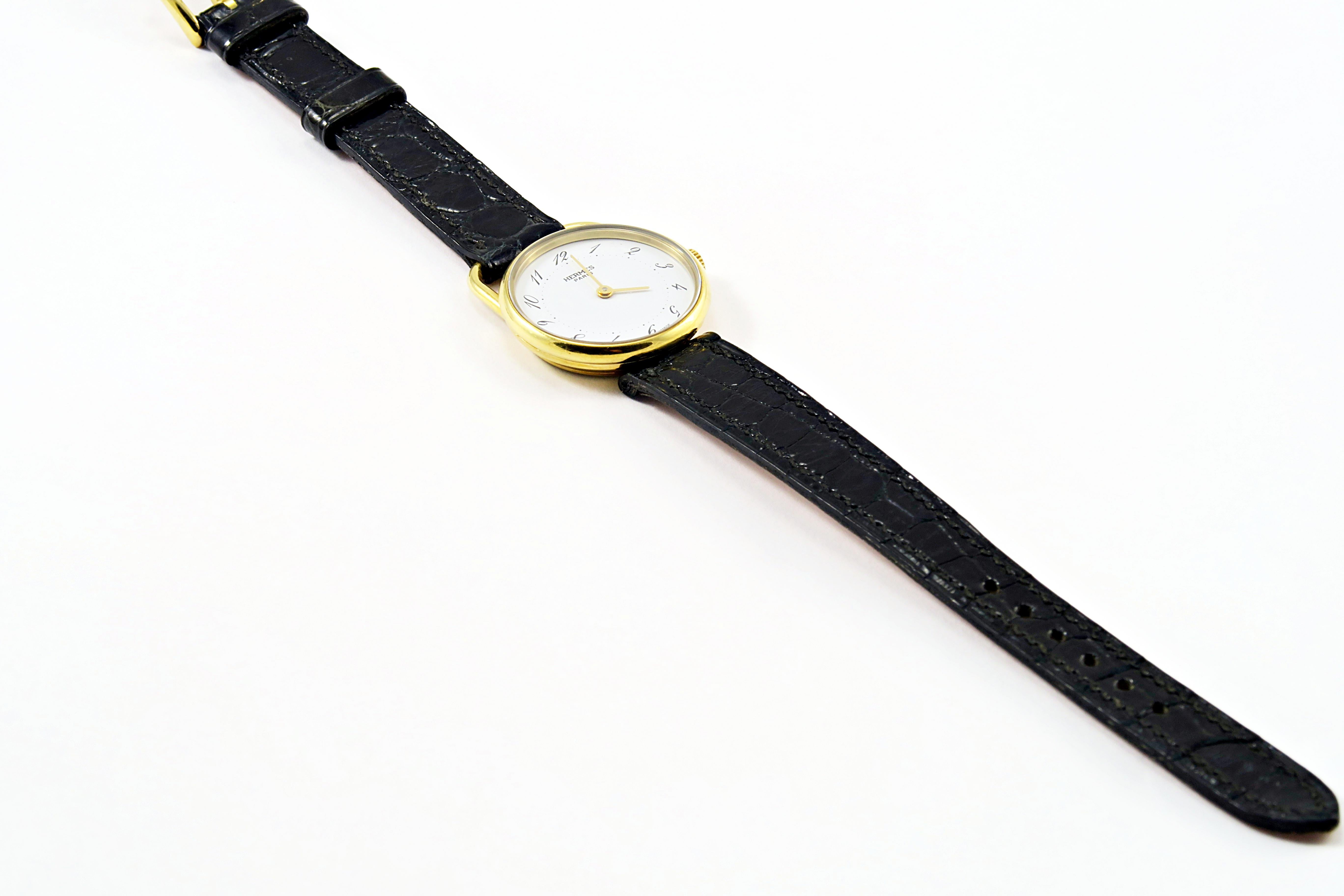 Contemporary Hermès Arceau 18 Karat Gold Watch Small For Sale