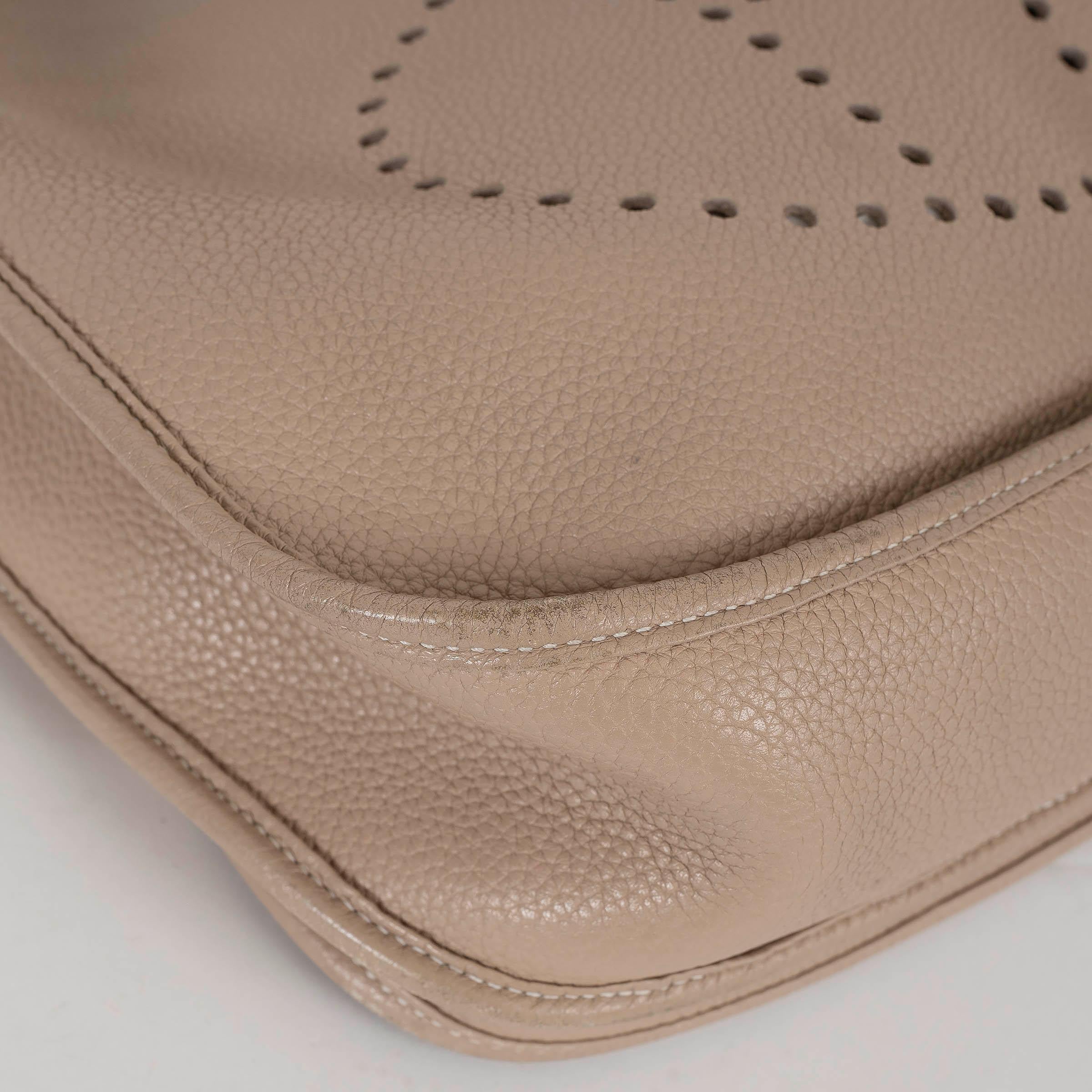 HERMES Argile beige Clemence Leder EVELYNE 33 Crossbody Tasche Phw im Angebot 6