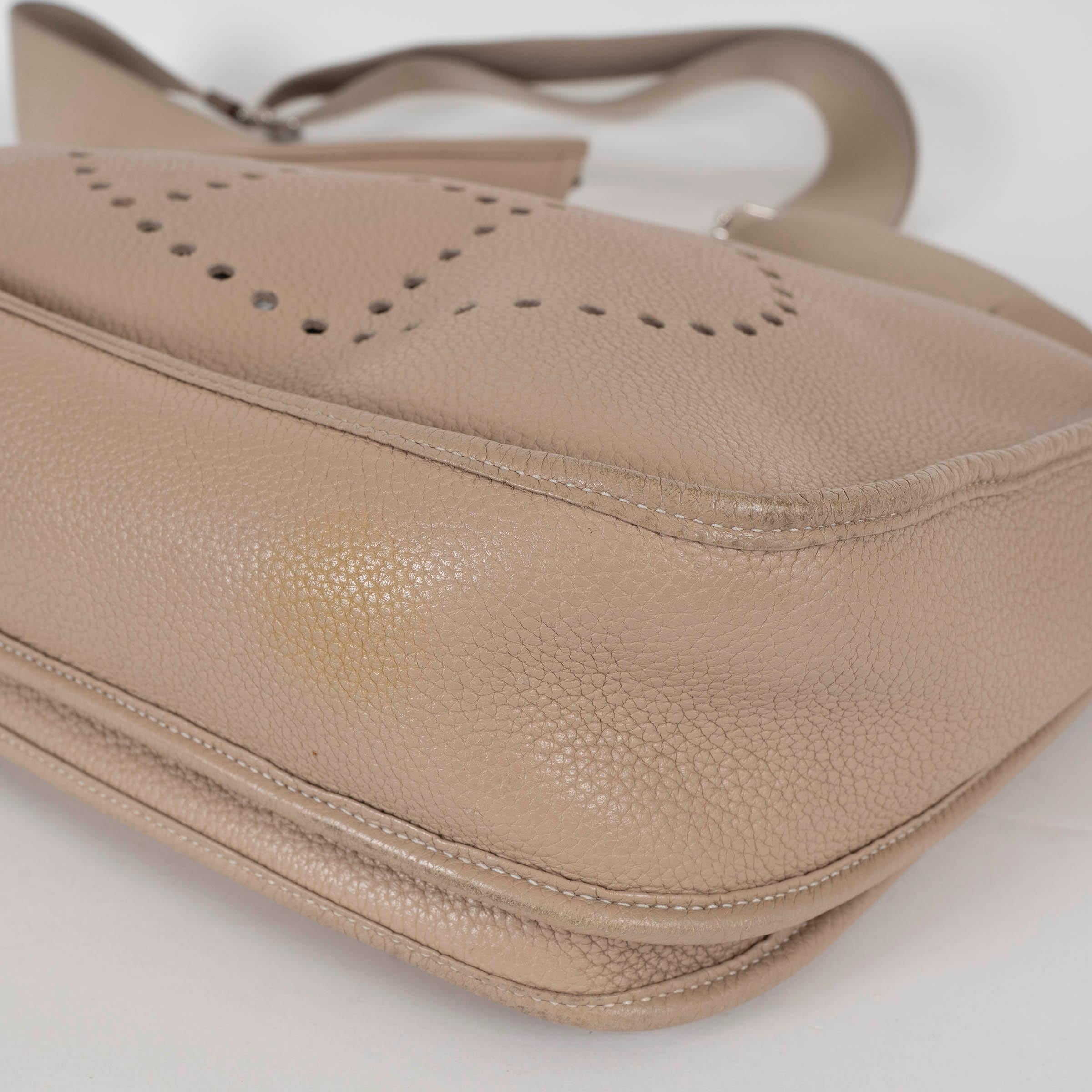 HERMES Argile beige Clemence Leder EVELYNE 33 Crossbody Tasche Phw im Angebot 7