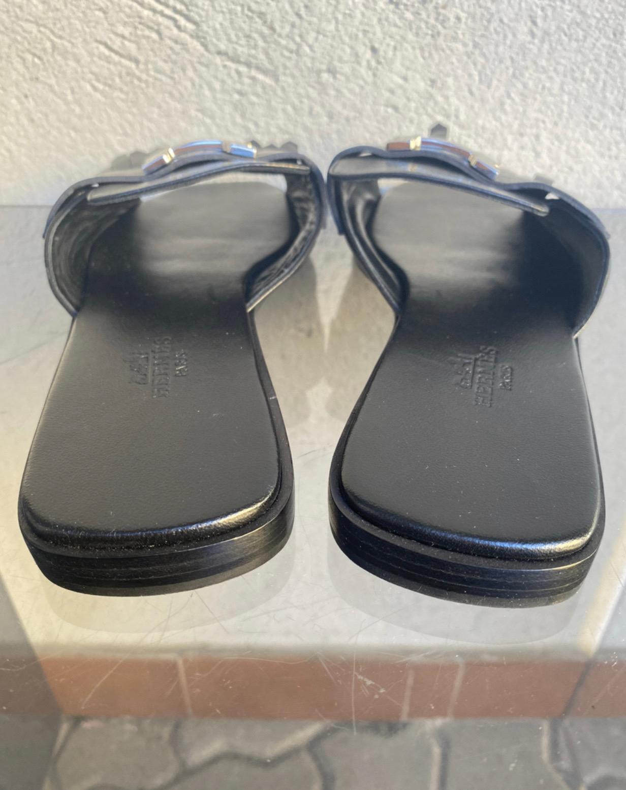 Women's or Men's Hermes Auteuil black leather flat sandals