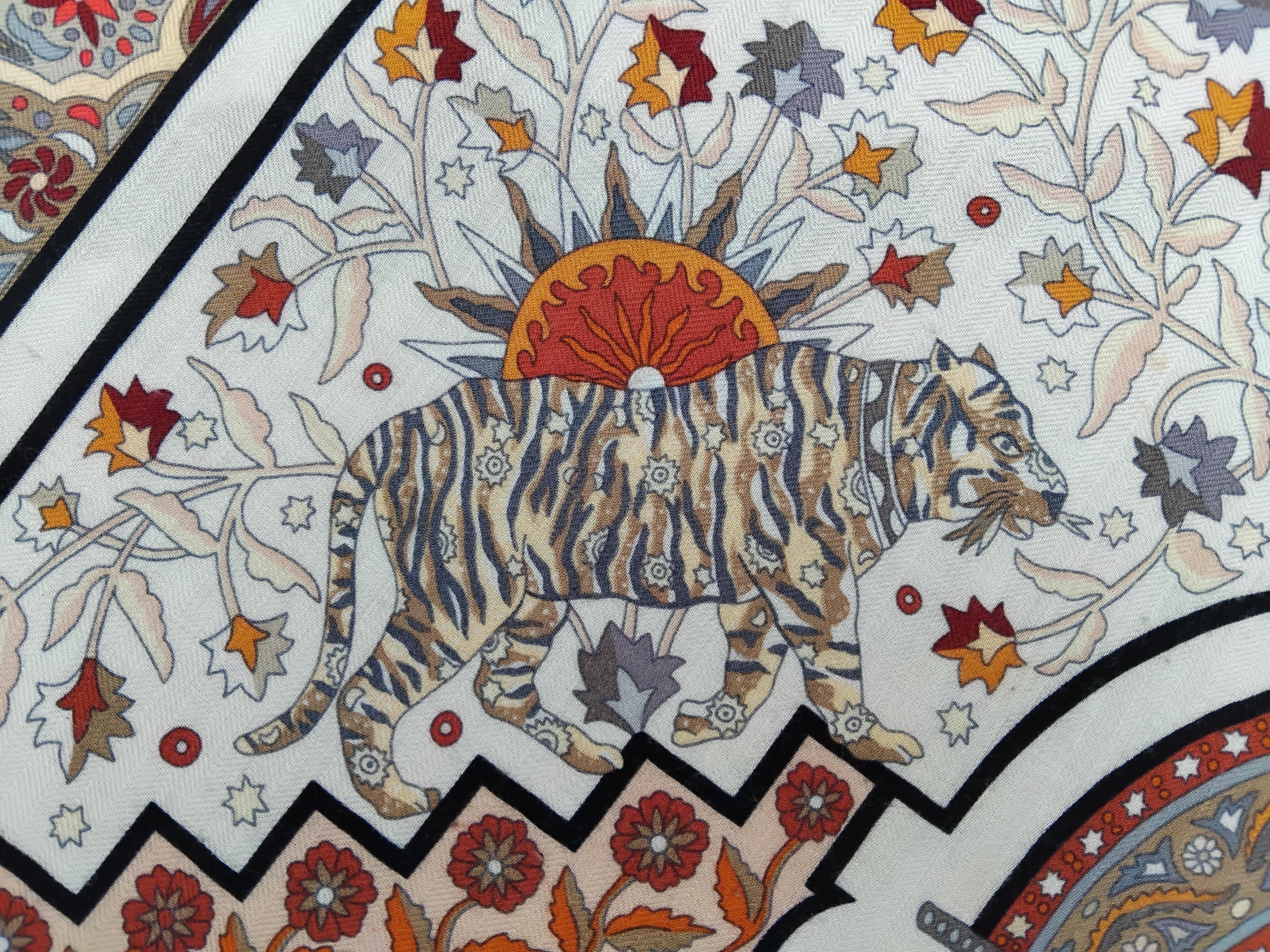 Hermès Aux Portes du Palais India Cashmere Silk Scarf Schawl Christine Henry 54' For Sale 7