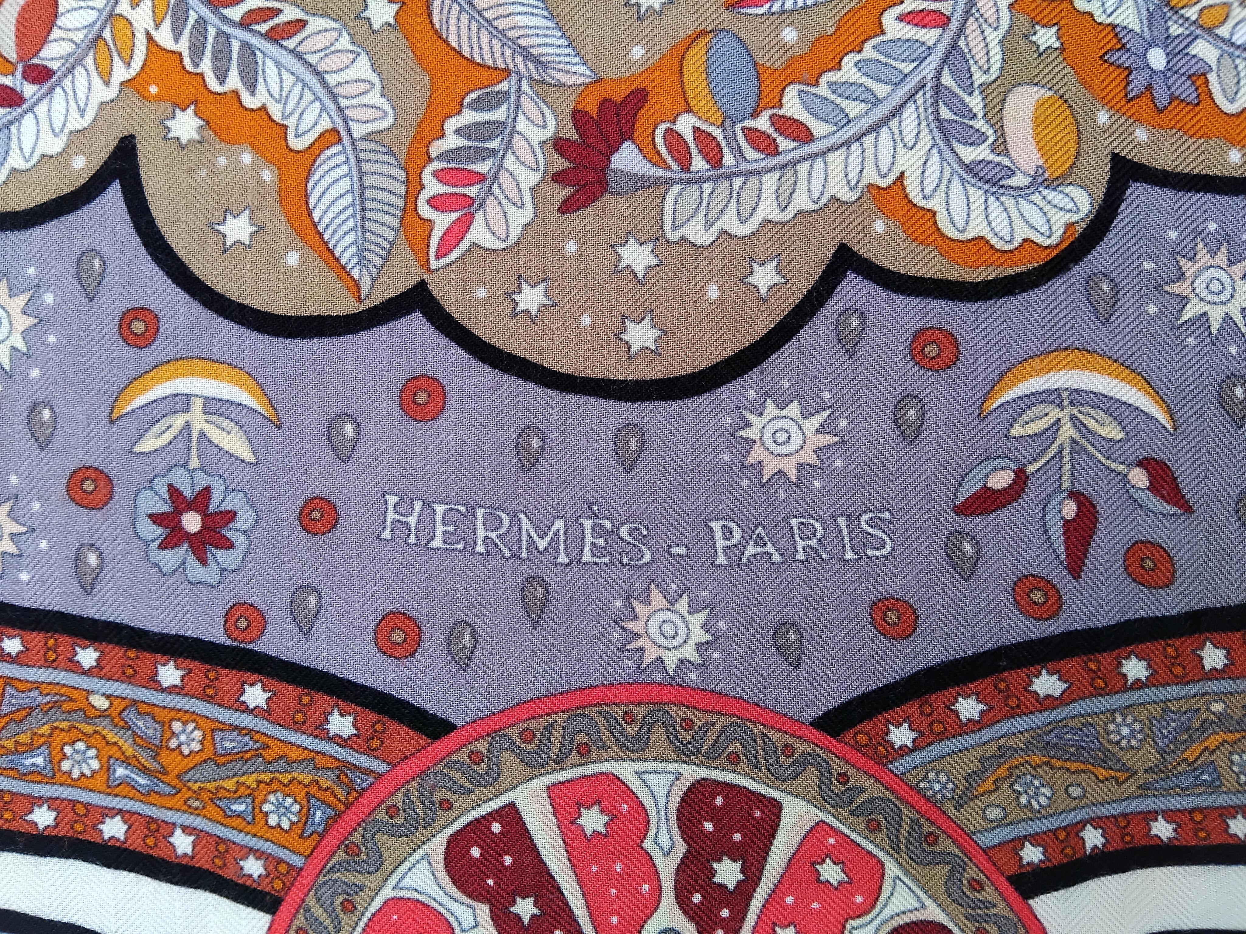 Hermès Aux Portes du Palais India Cashmere Silk Scarf Schawl Christine Henry 54' For Sale 5