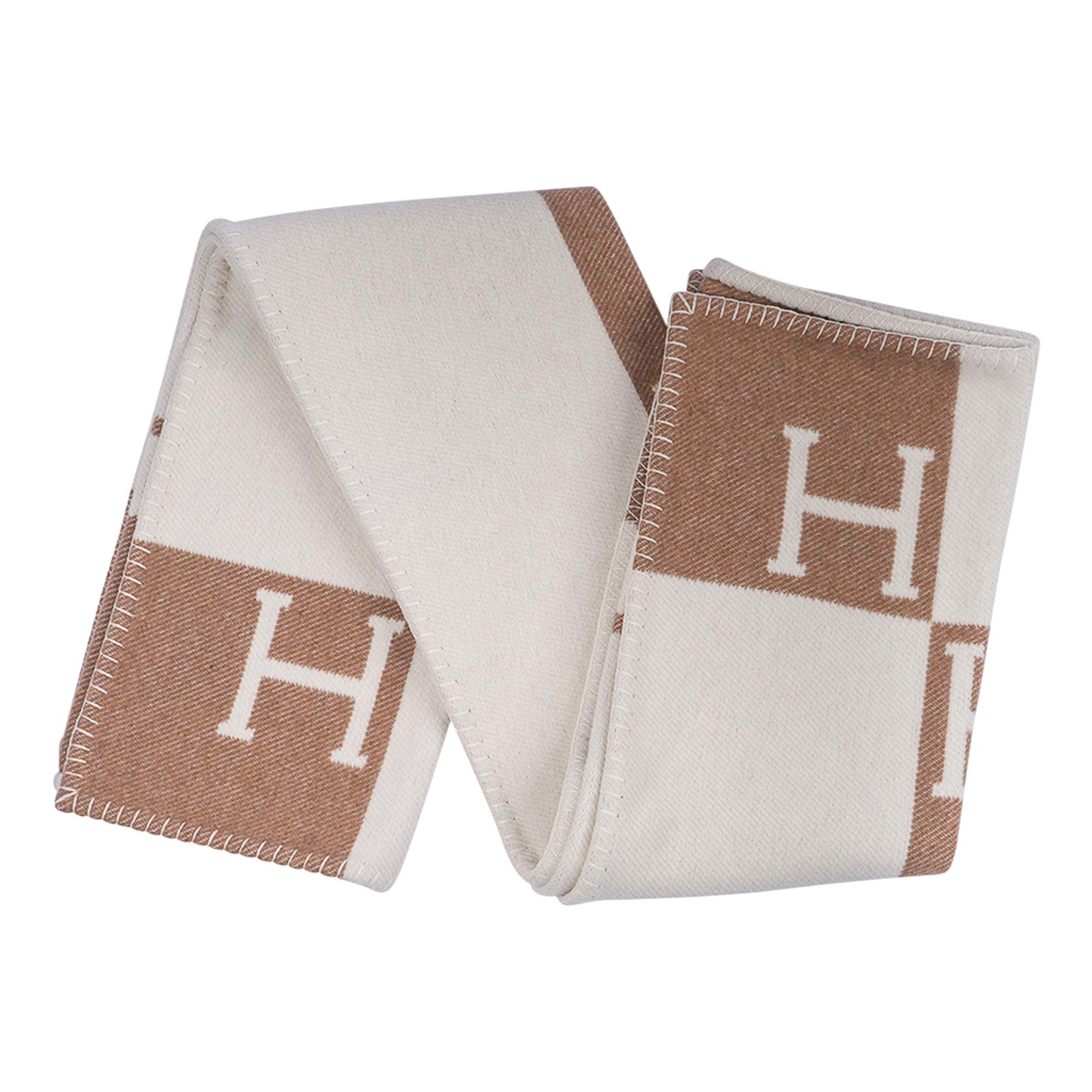 Mightychic offers a guaranteed authentic Hermes Avalon Baby blanket featured in Rose Airelle and Blanc.
Created from 90% Merino Wool and 10% cashmere and has whip stitch edges.
What a beautiful treat for a baby!
New or Pristine Store Fresh