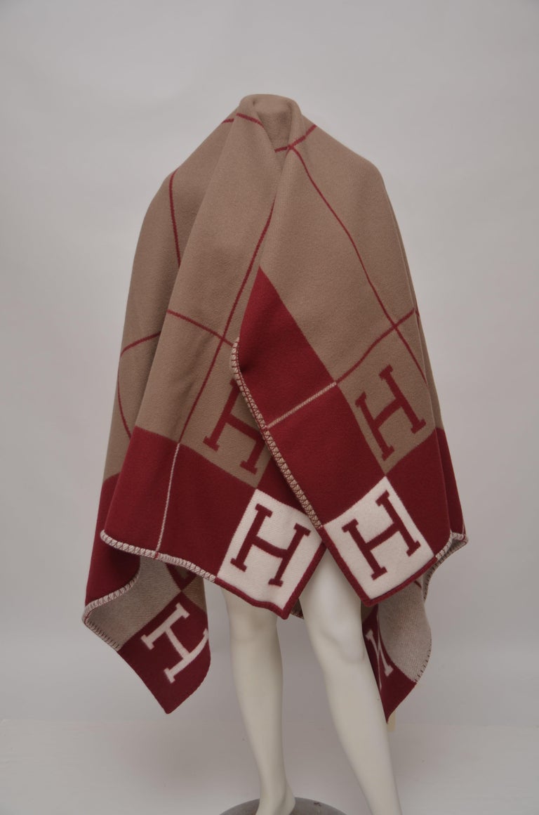 HERMES Avalon III Blanket Ecru/Rouge NEW For Sale at 1stDibs
