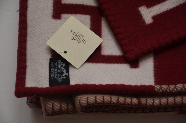 HERMES Avalon III Blanket Ecru/Rouge NEW For Sale at 1stDibs