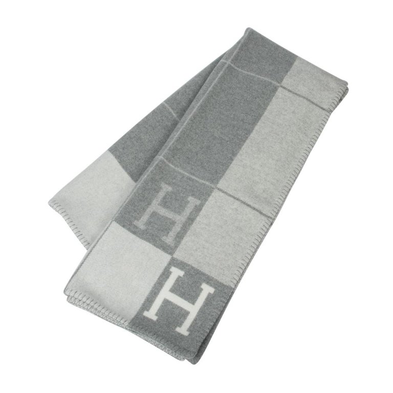 Hermes Avalon III Signature H Gris Clair and Ecru Throw Blanket at 1stDibs