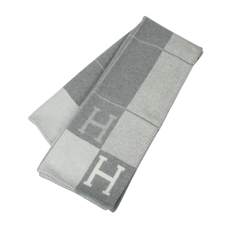 Hermes Avalon III Signature H Gris Clair and Ecru Throw Blanket at ...