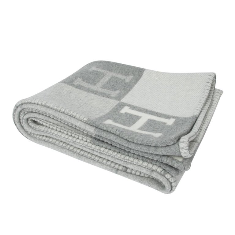 Hermes Avalon III Signature H Gris Clair and Ecru Throw Blanket at