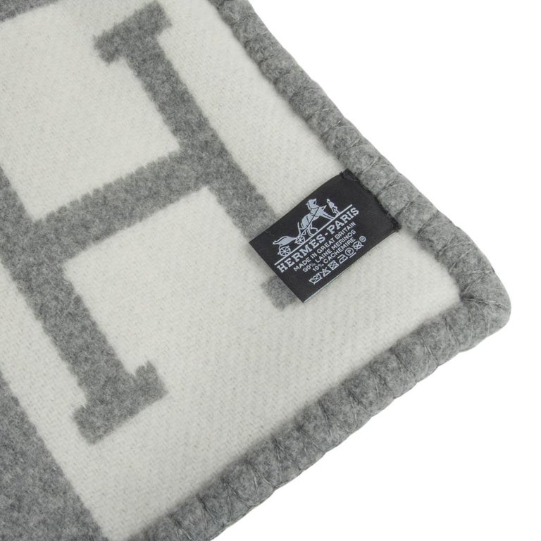 Hermes Avalon III Signature H Gris Clair and Ecru Throw Blanket at