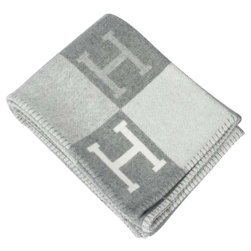Hermes Avalon III Signature H Gris Clair and Ecru Throw Blanket at 1stDibs